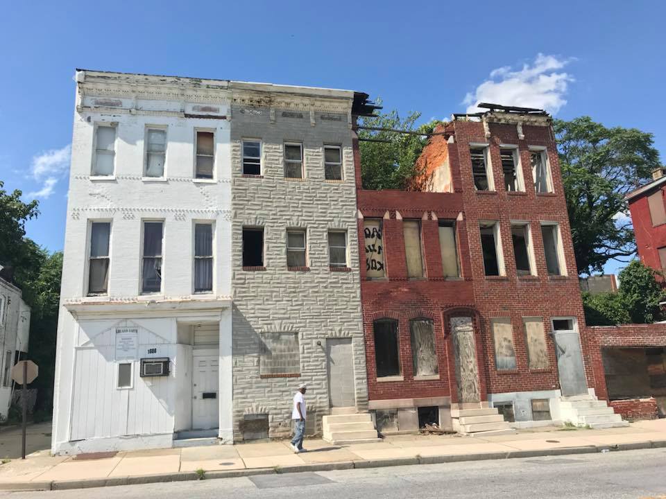 Abandoned rowhouses in west Baltimore, Maryland r/UrbanHell