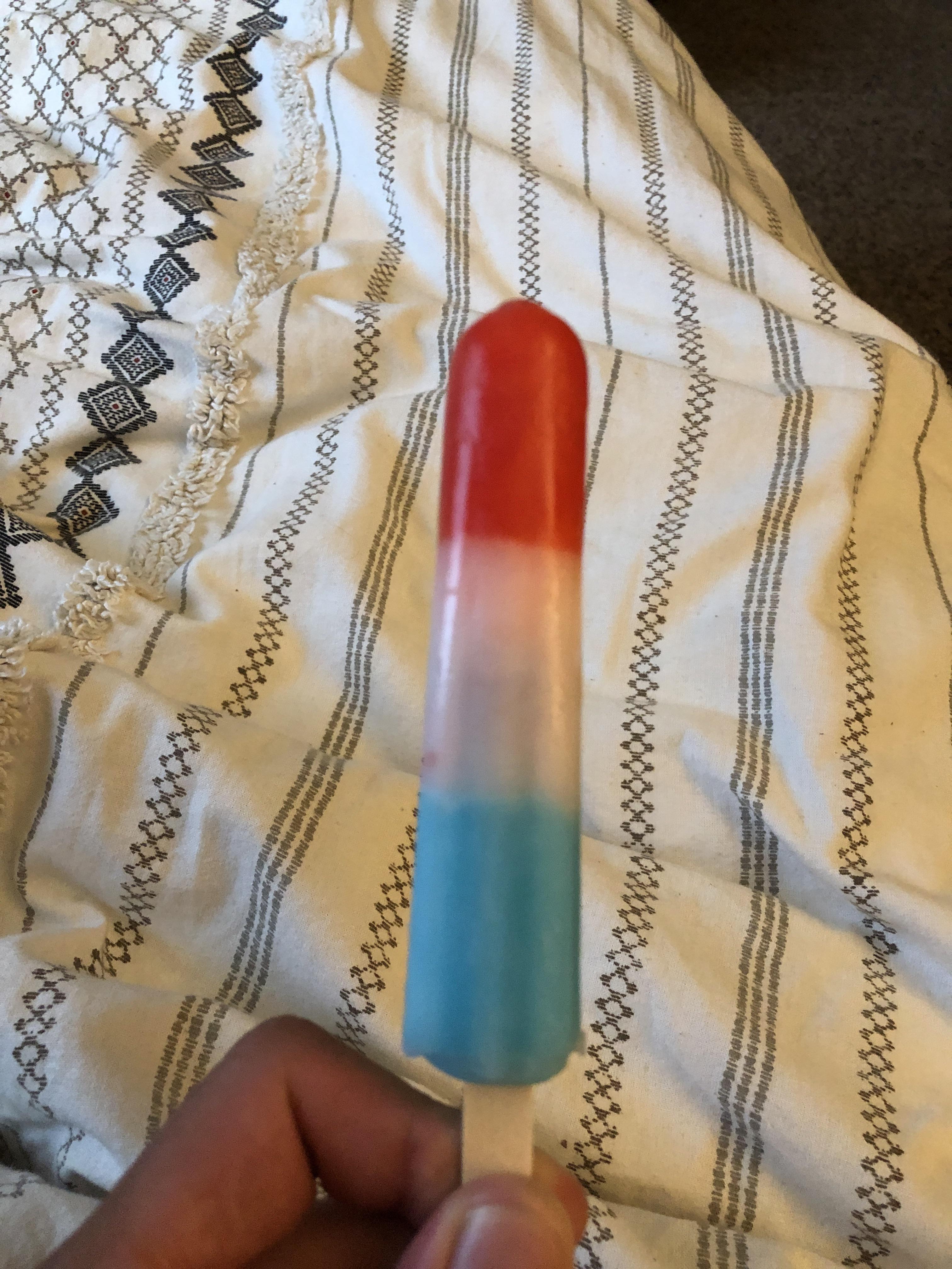 I need your help! I’m looking for the brand of this popsicle, but also I’d red white and blue