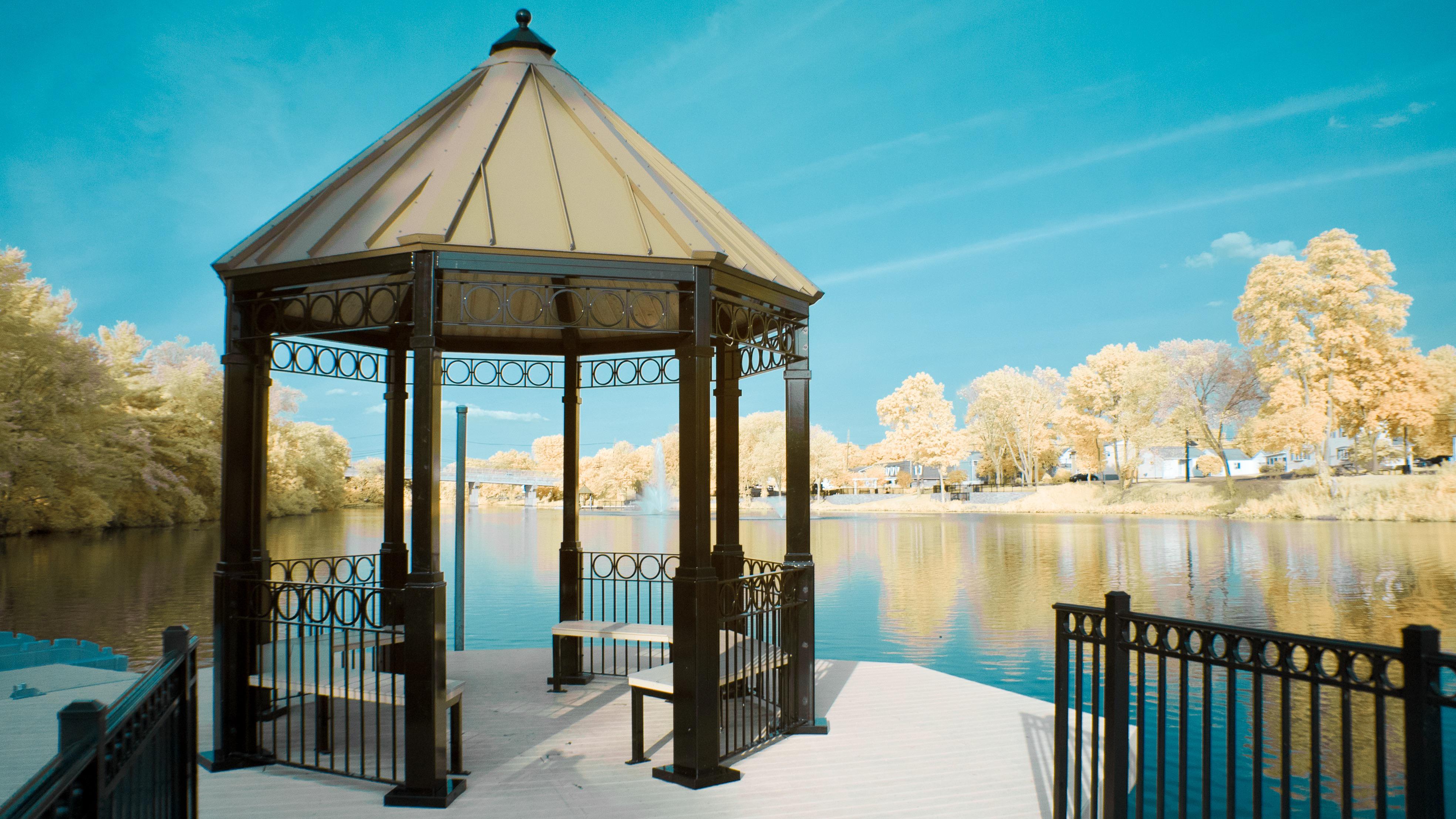 “Mill Pond Park. Piscataway, NJ” by W.Martinez r/InfraredPorn