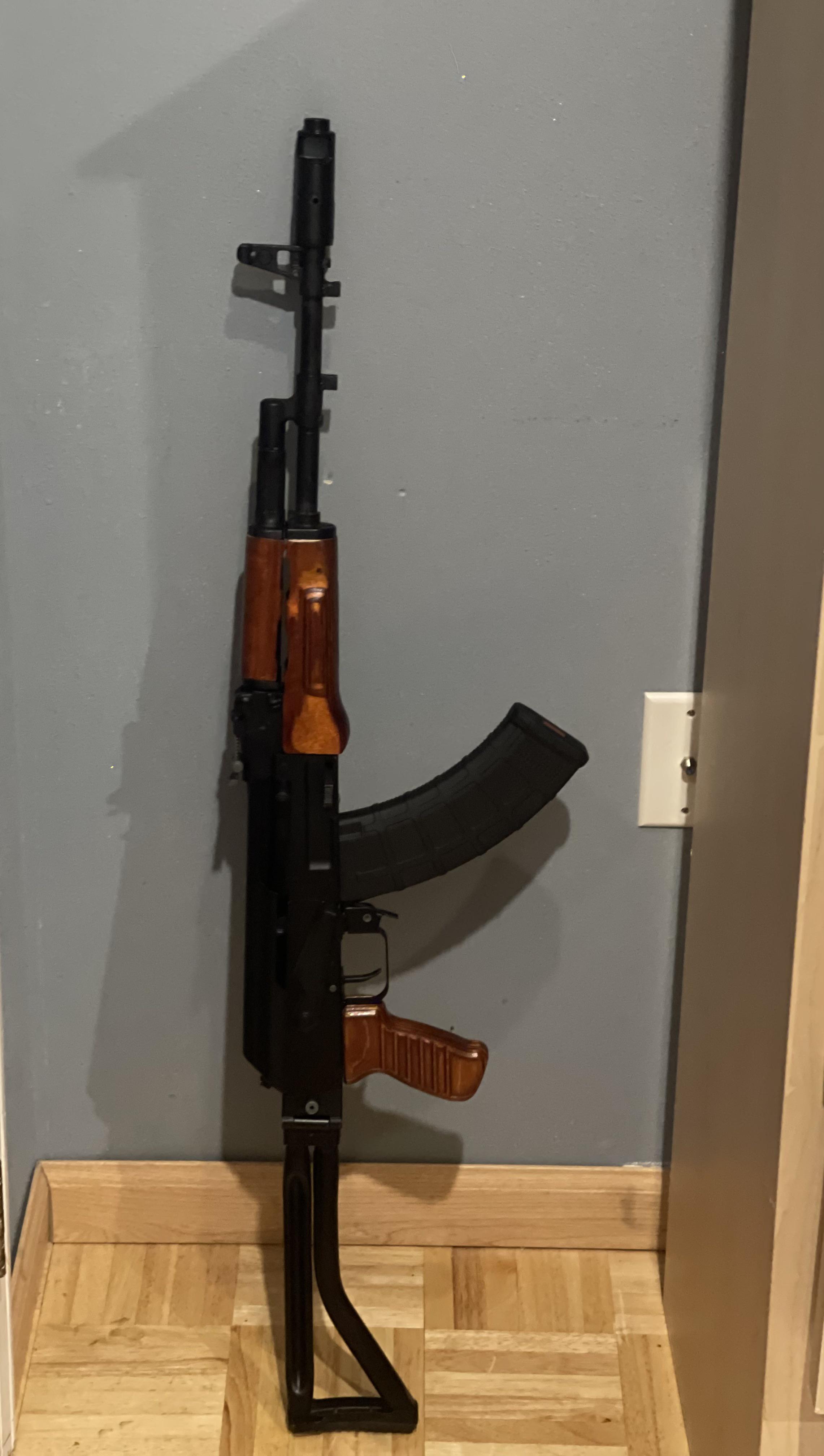 Finally got my combloc customs wood. Looking great on the SAM7SF🤤😍 ak47