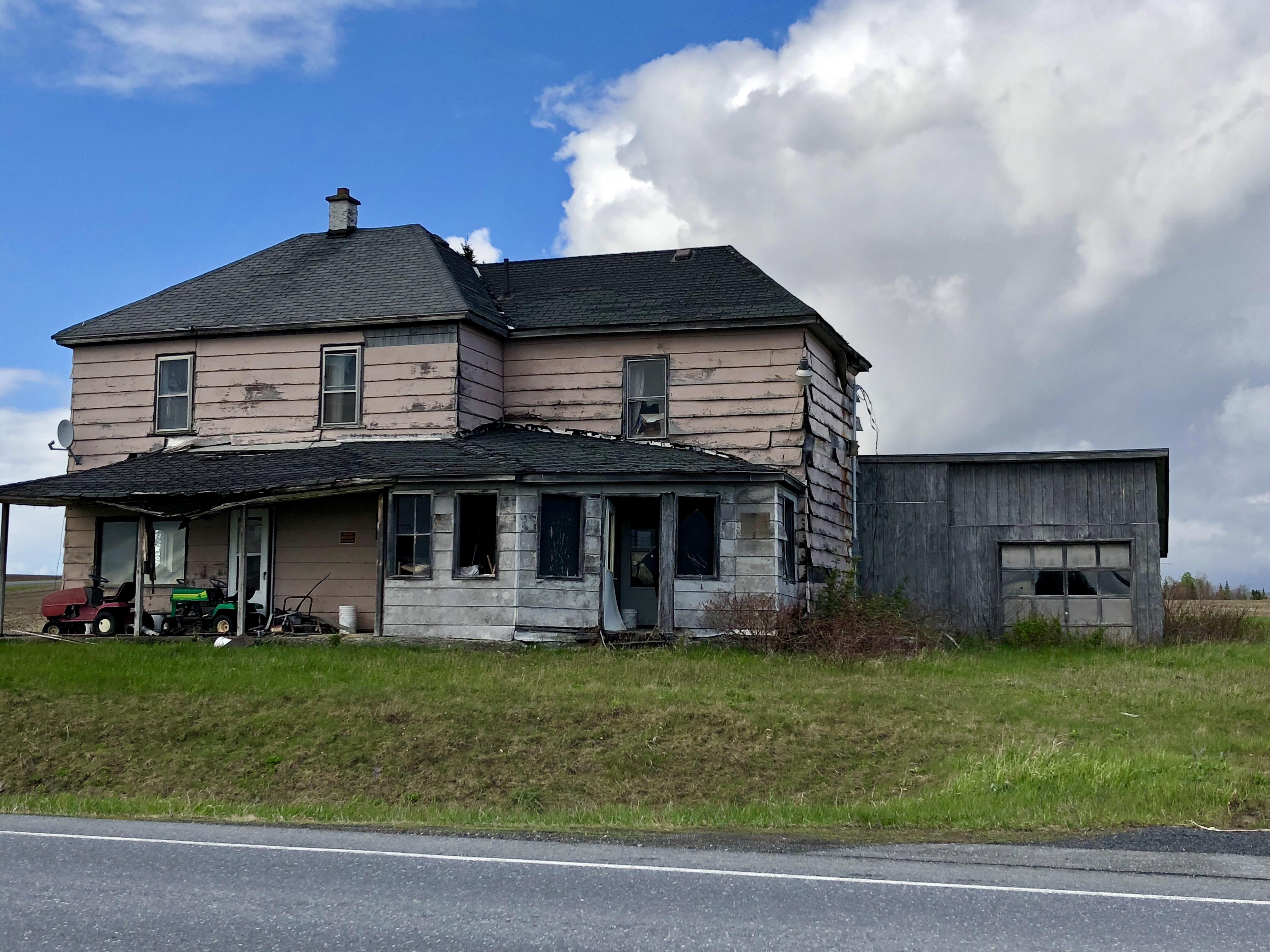 Farmhouse in St John Valley, ME [4032x3024] [OC] r/AbandonedPorn