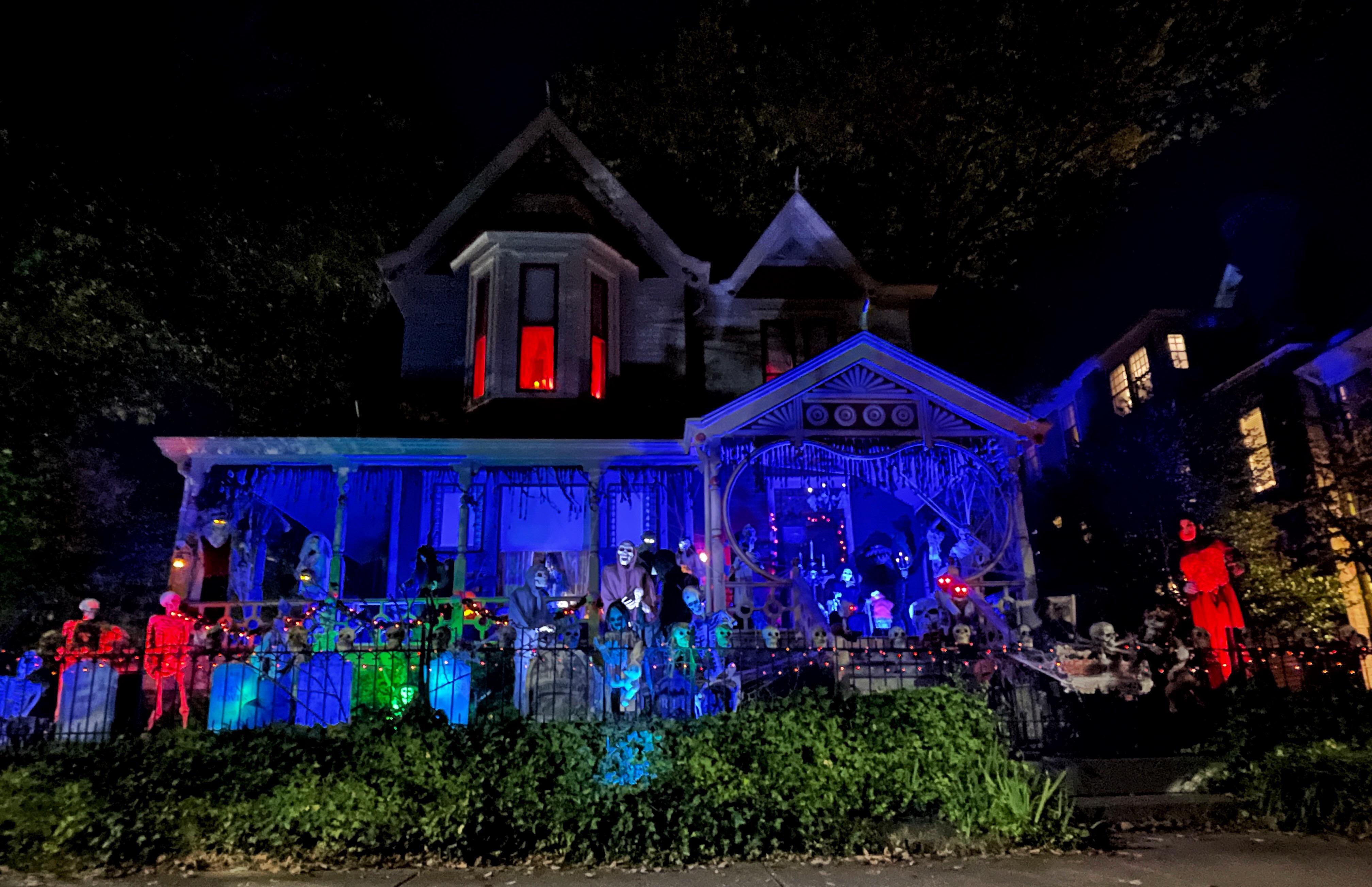 This house wins Halloween every year. Scott St just north of 630. r