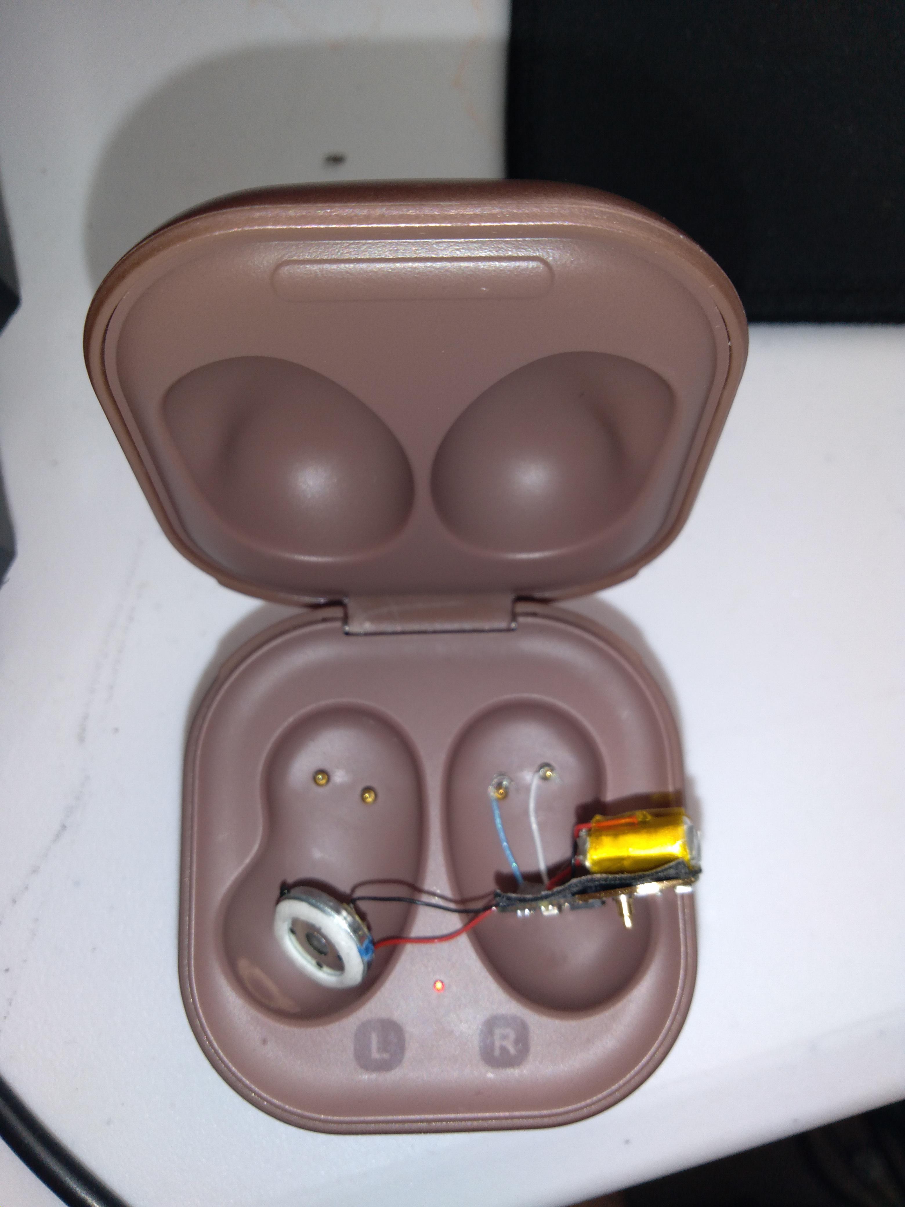 Just charging my galaxy buds r/samsunggalaxy