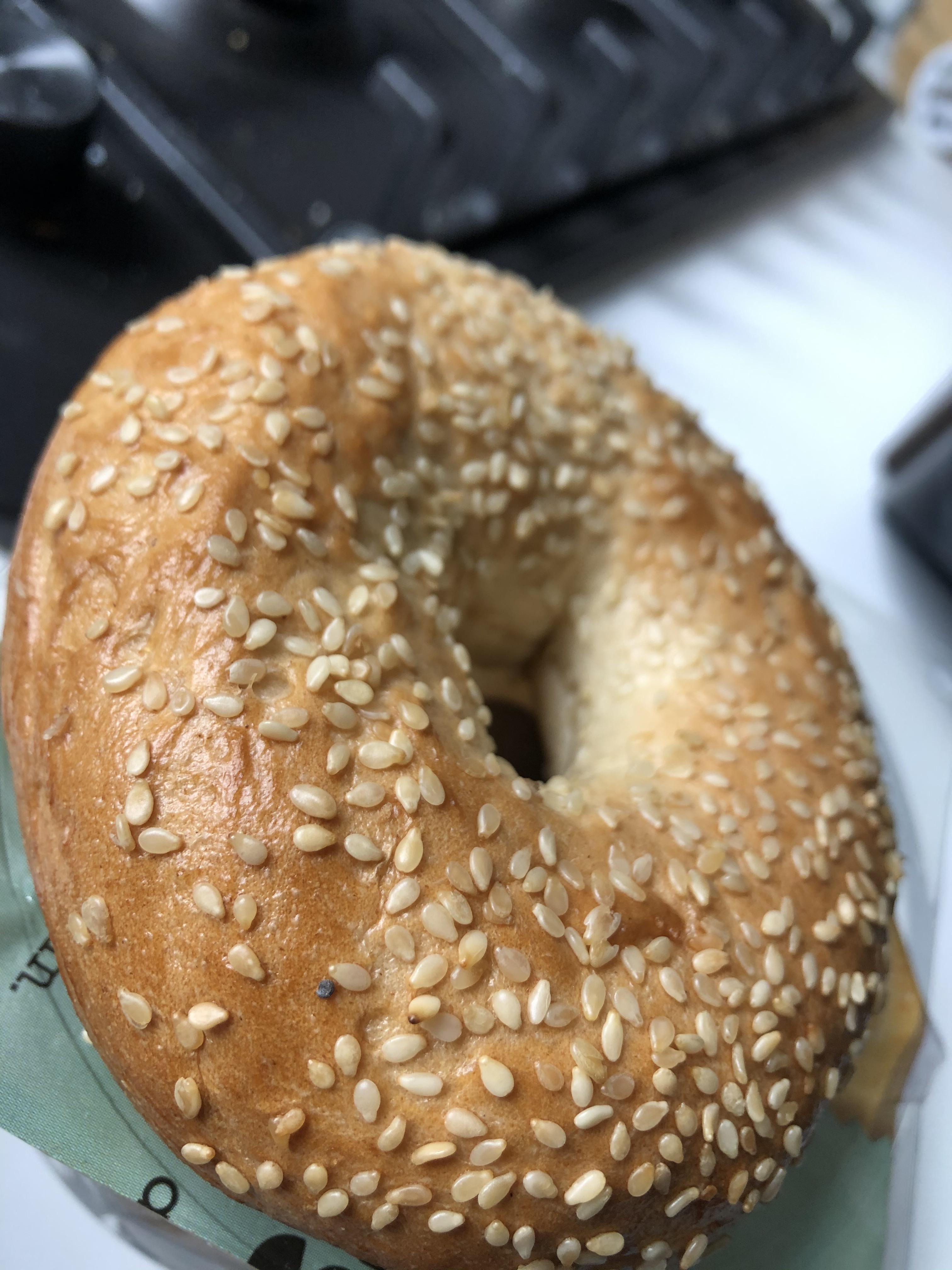 This poppy seed on my sesame bagel r/mildlyinteresting
