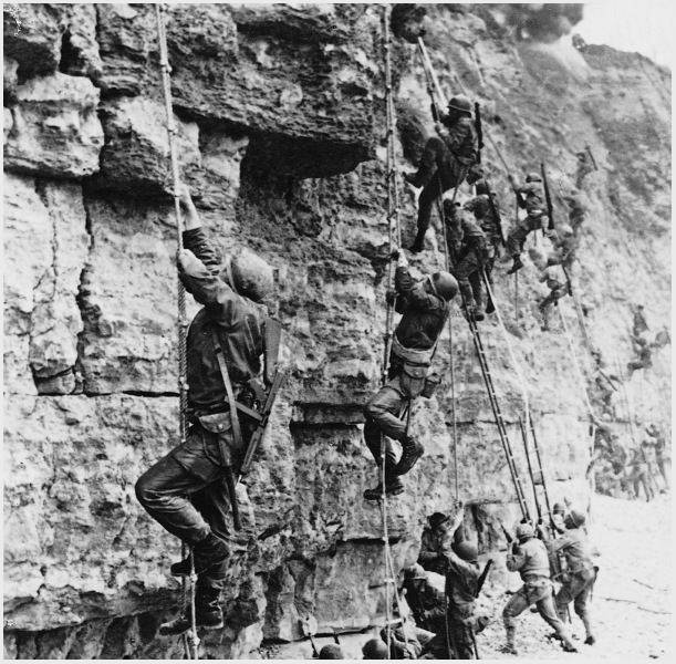 Soldiers climb the hill at Pointe du Hoc 6. June 1944 [611x600] r