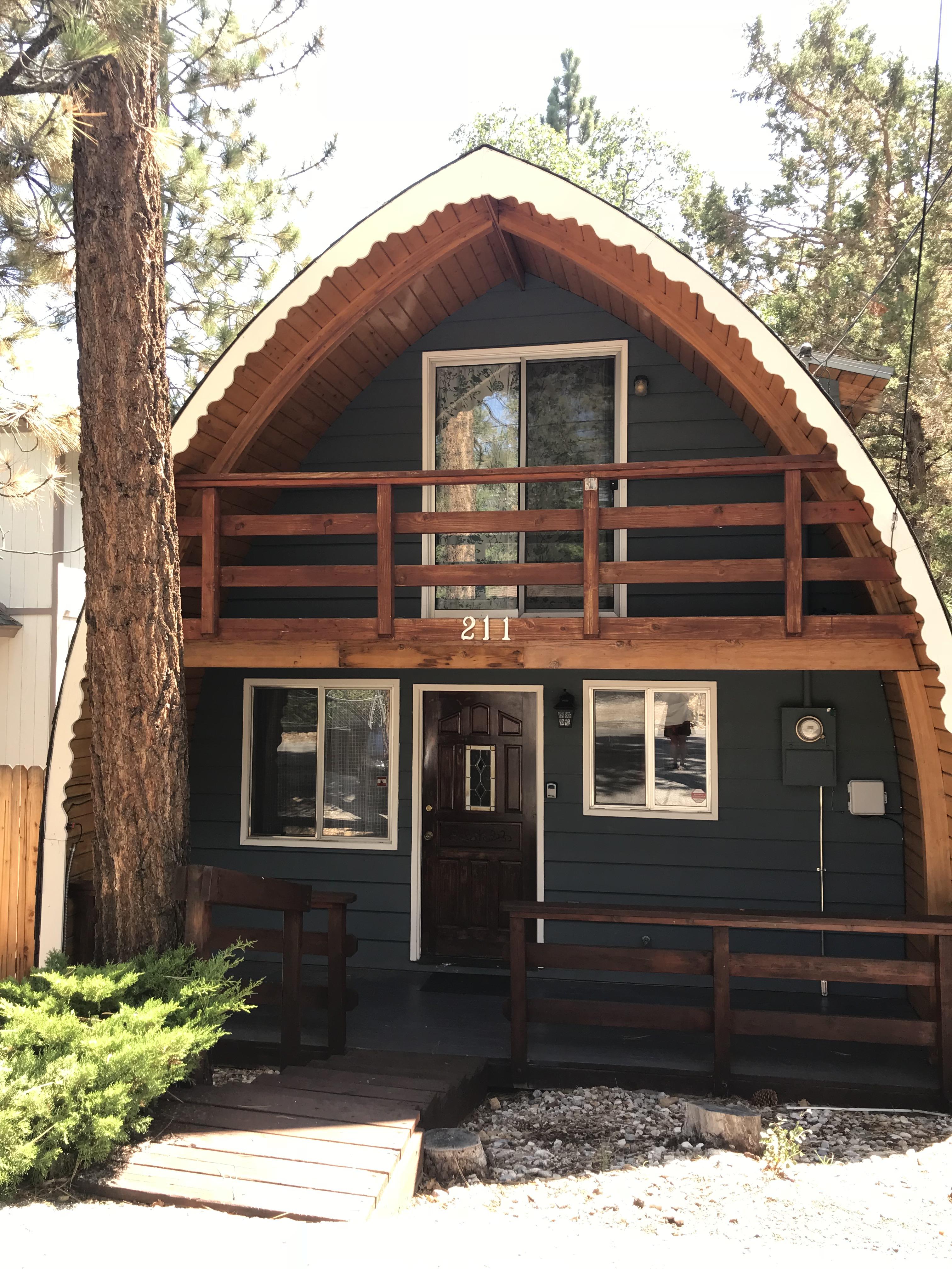 This cabin in Big Bear, CA r/CozyPlaces