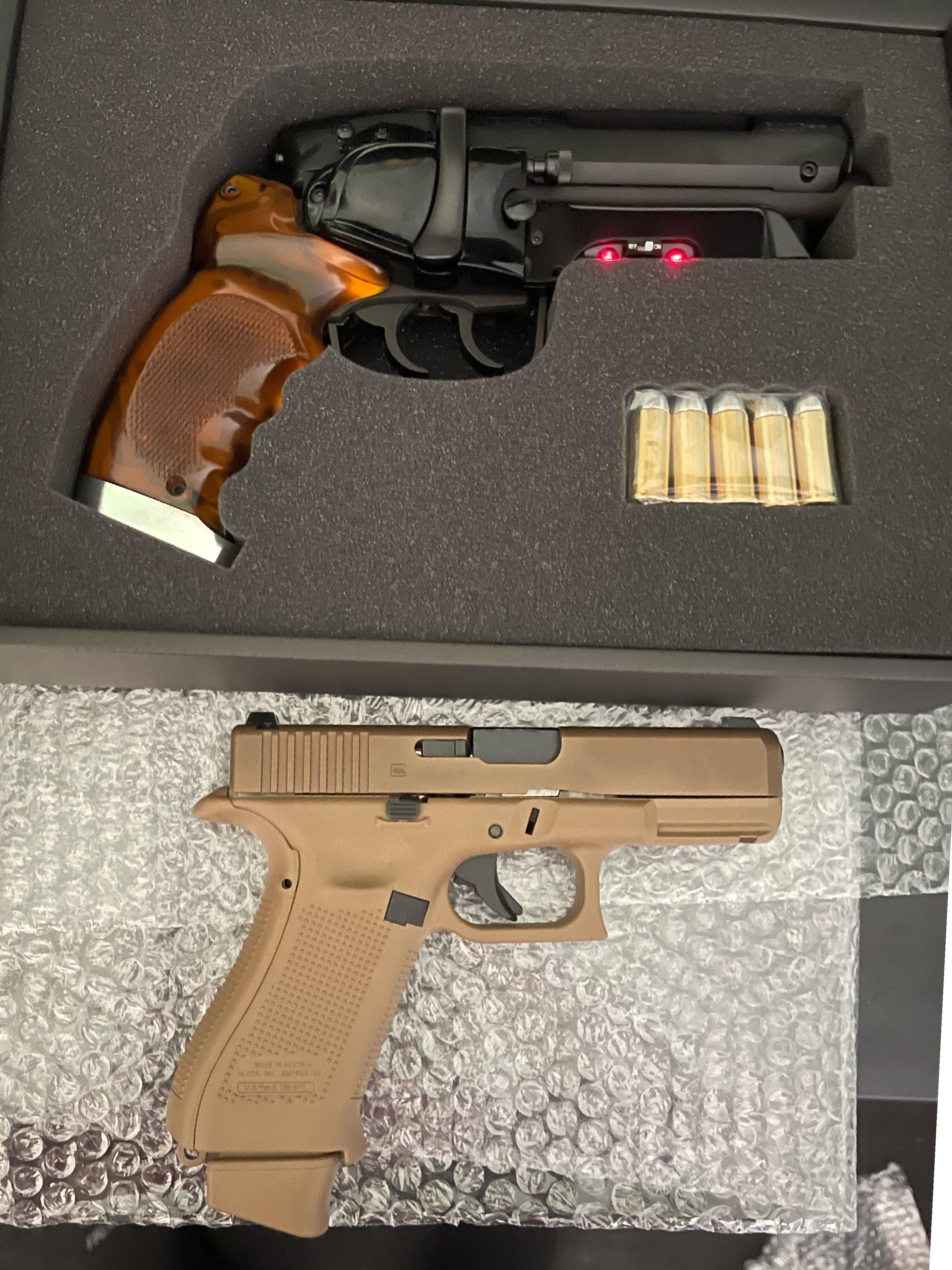 What I expected guns to look like in 2021, vs what mine actually looks