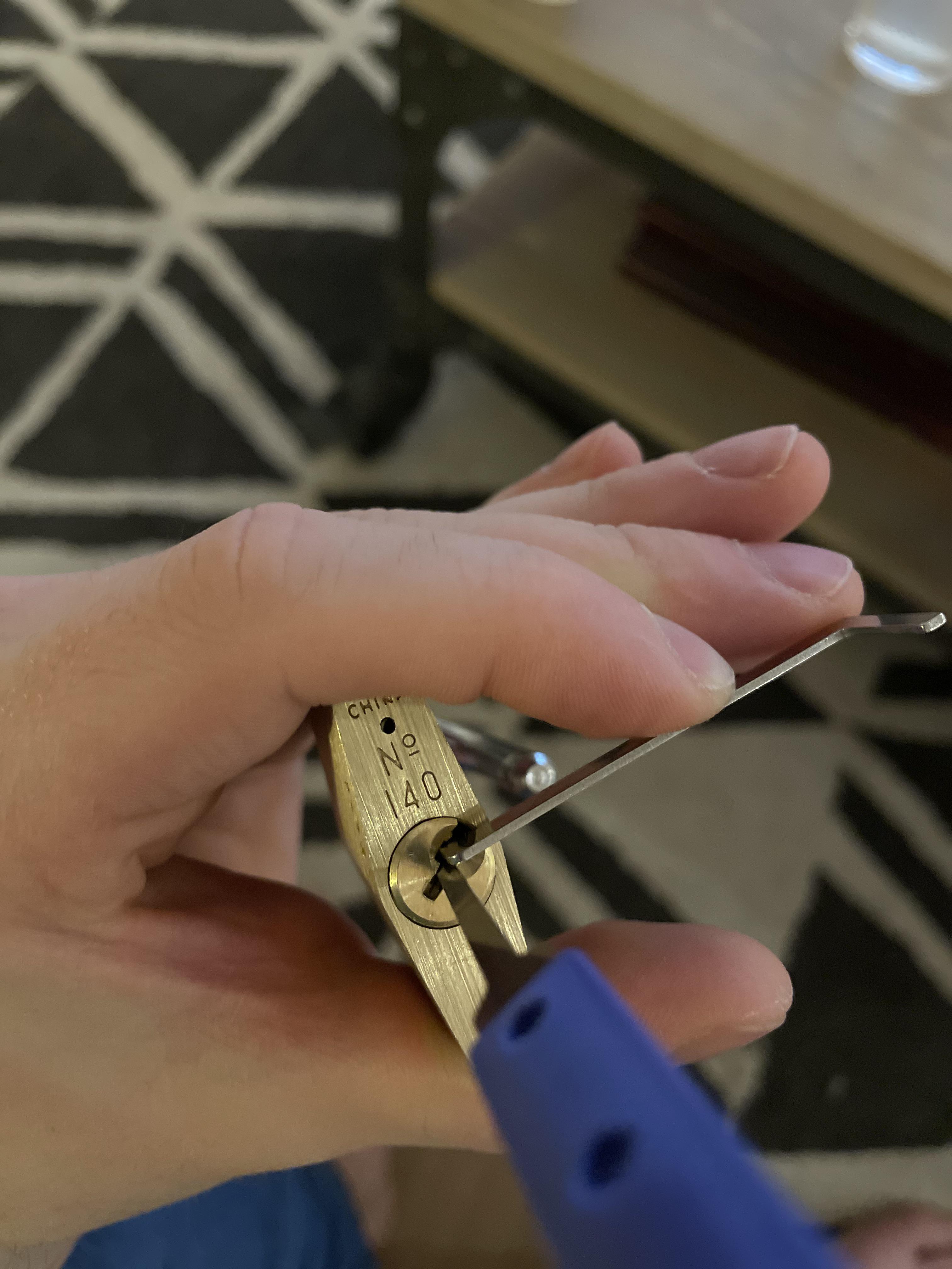 Master lock 140 lockpicking