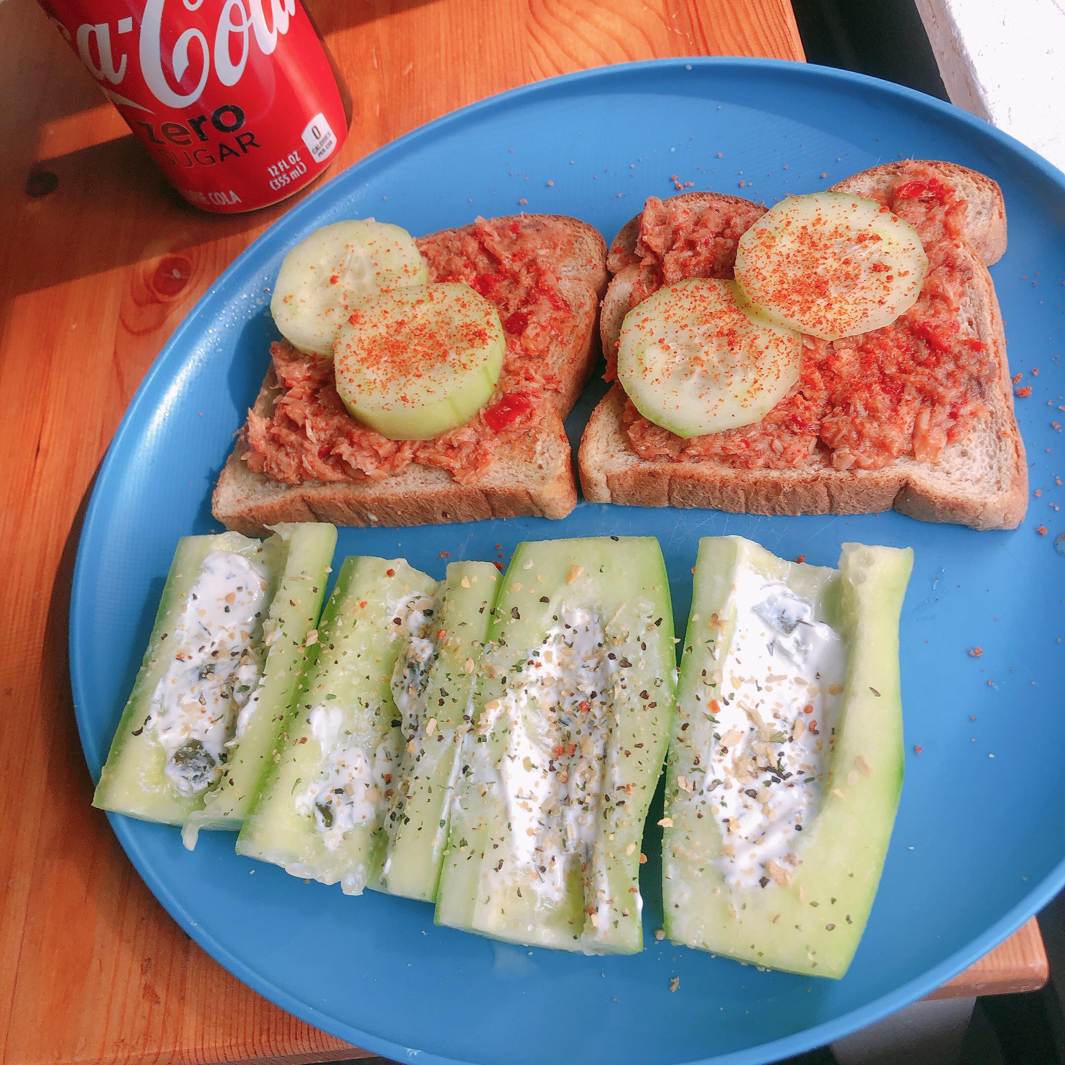 (196) Spicy tuna toast and tzatziki cucumbers 🥒 r/safe_food