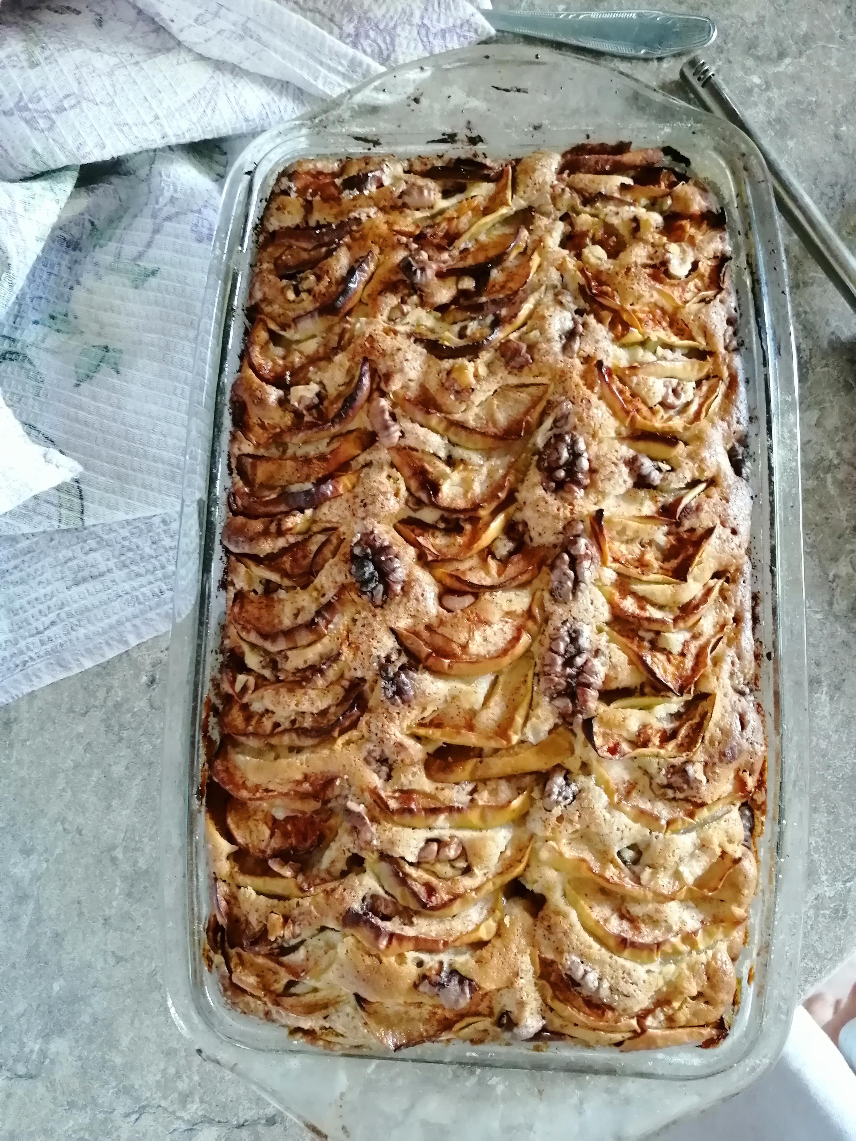 [Homemade] Apple and walnut pie : food