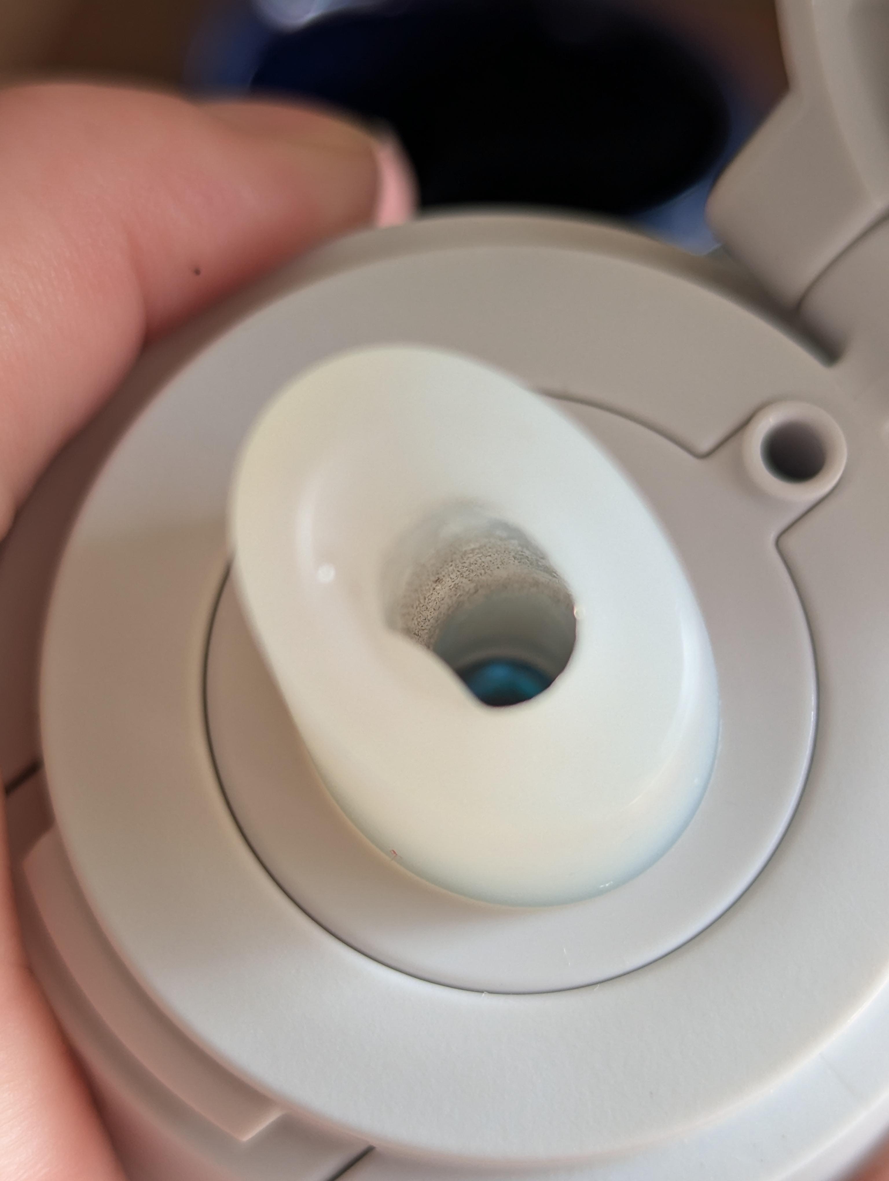 Grey residue in Brita Water Bottle Straw r/CleaningTips