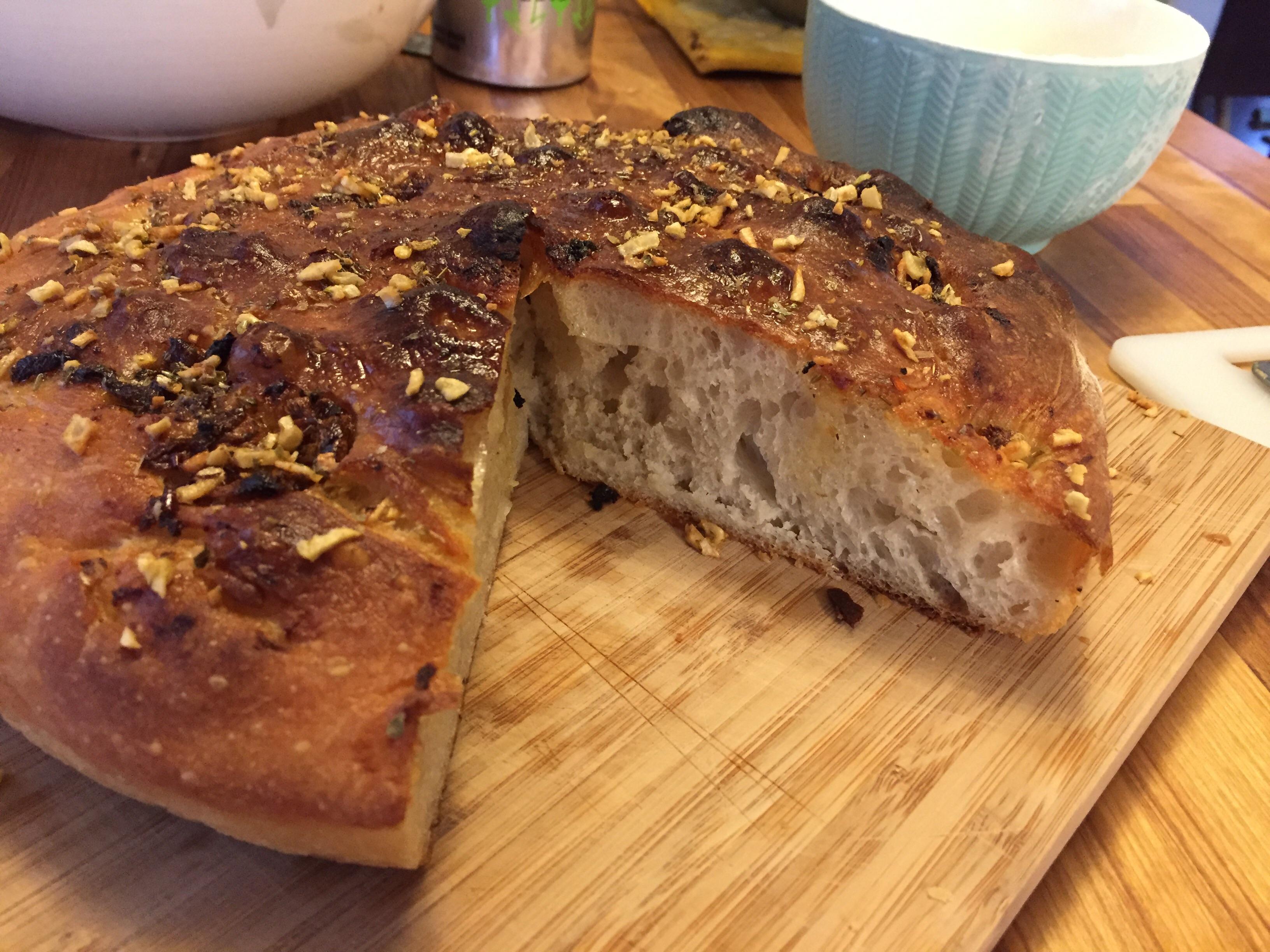 Garlic focaccia (FWSY 80 bigga + Serious Eats recipe for the garlic