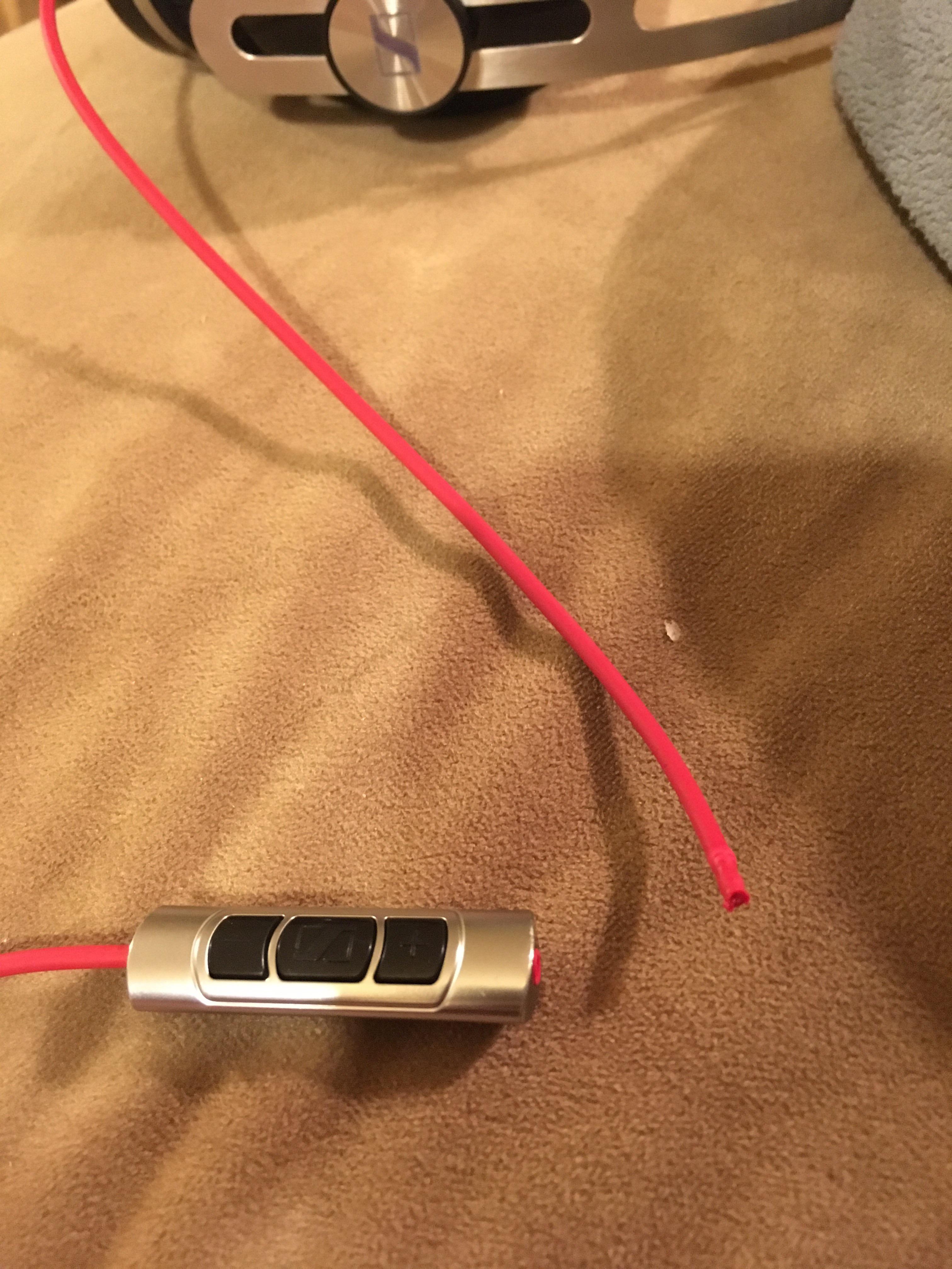 Anyone know how to fix these sennheiser headphones? r/fixit