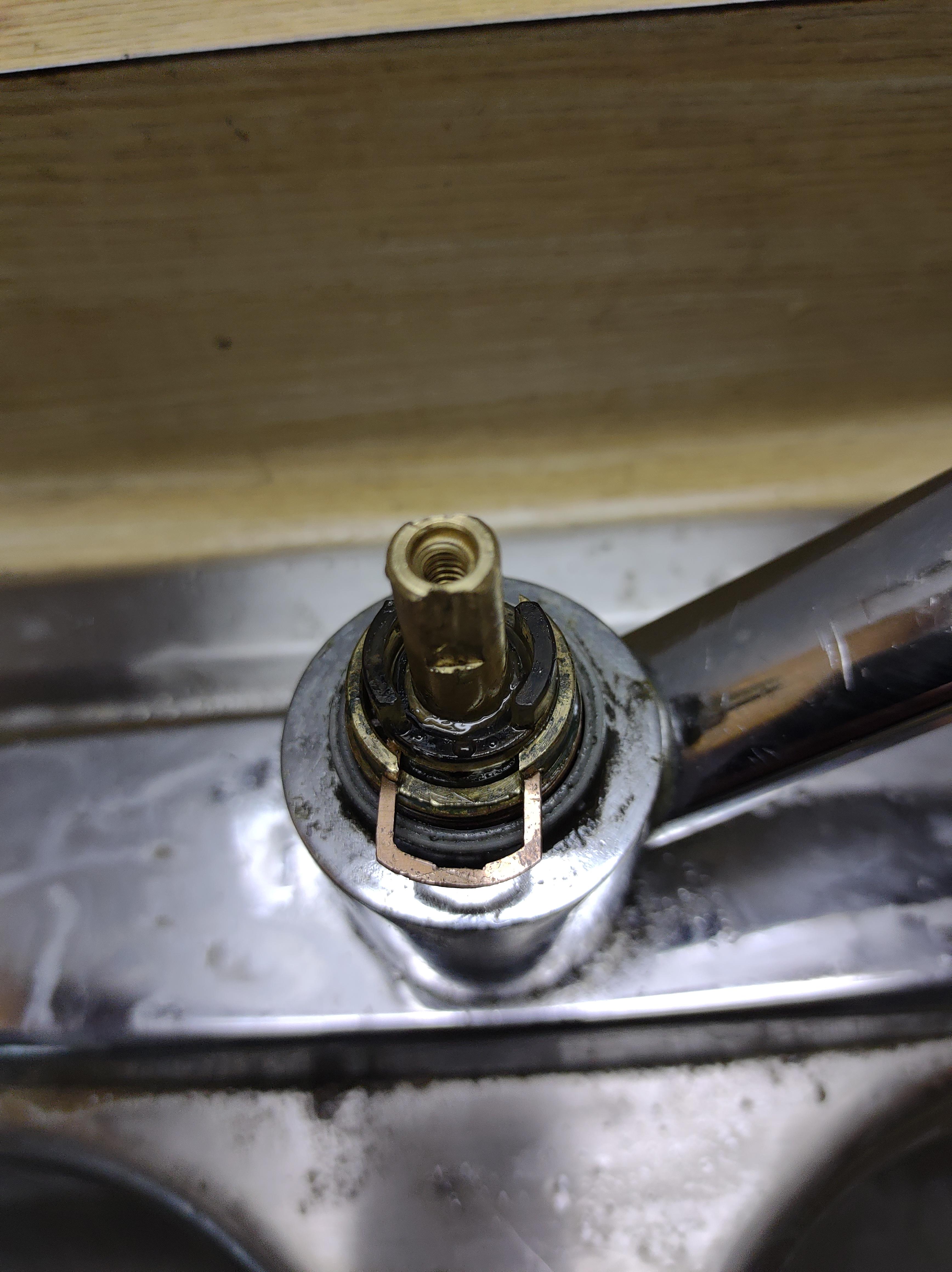Moen kitchen faucet cartridge 1225 can't get the clip in any