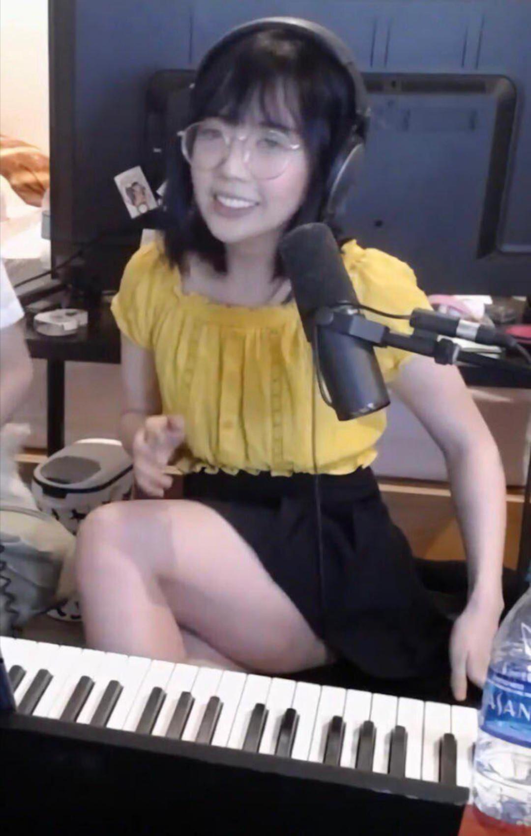 Lilypichu r/jerkofftoceleb