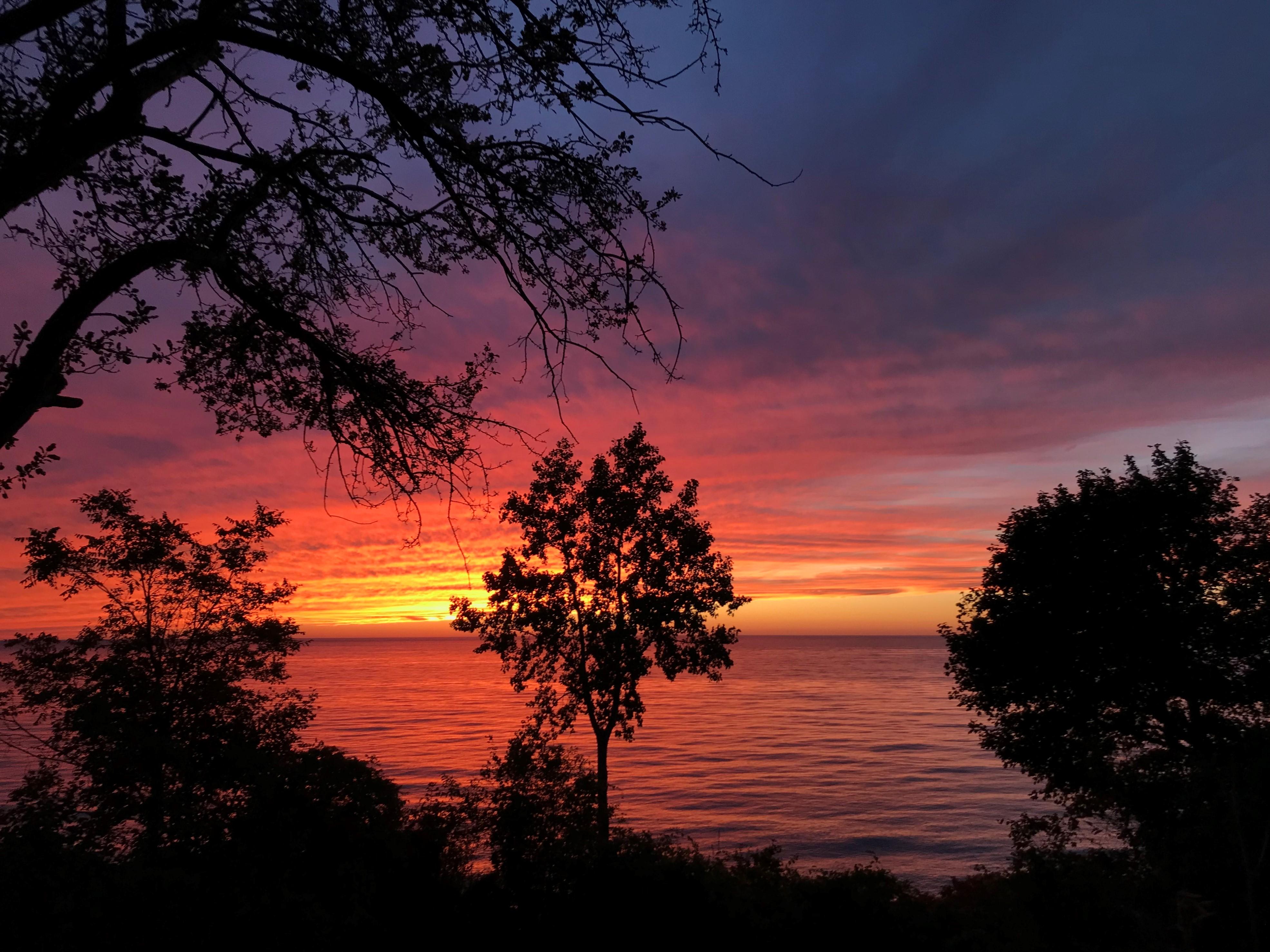 Sunset on Lake Huron. Bluewater County, Ontario, Canada [3941 x 2955
