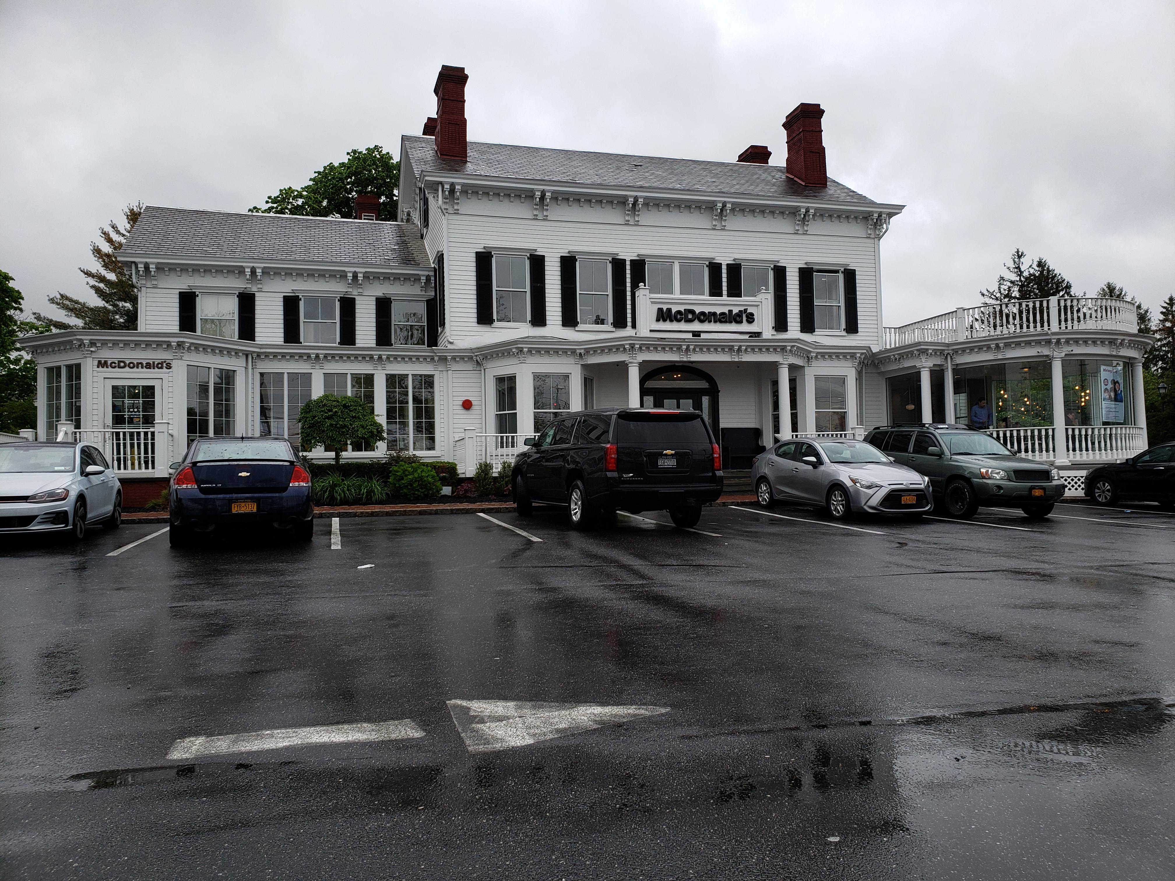 This McDonald's McMansion in New Hyde Park, NY. r/mildlyinteresting
