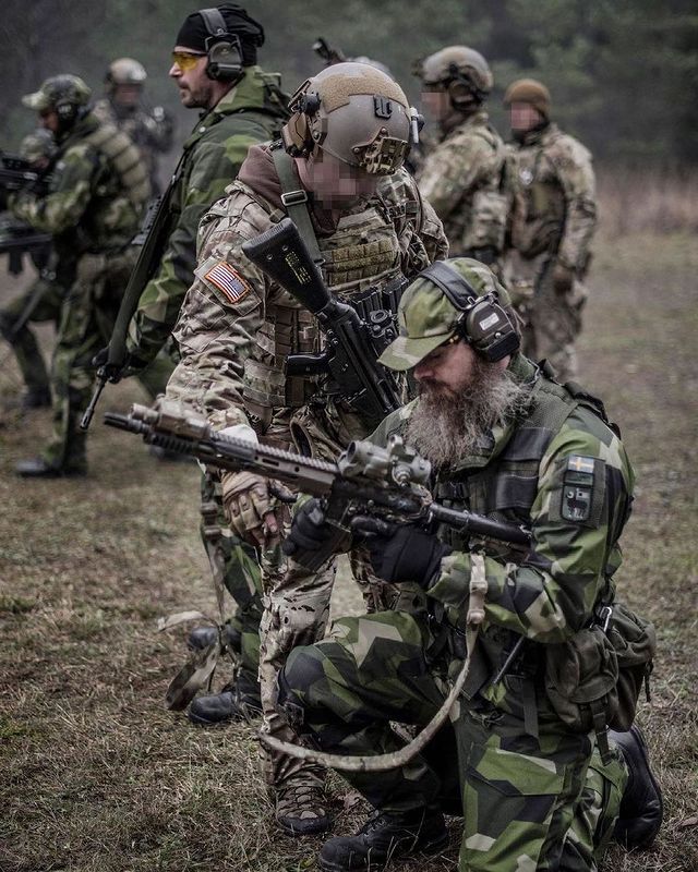 Swedish Home Guard soldiers training with US Green Berets on Gotland