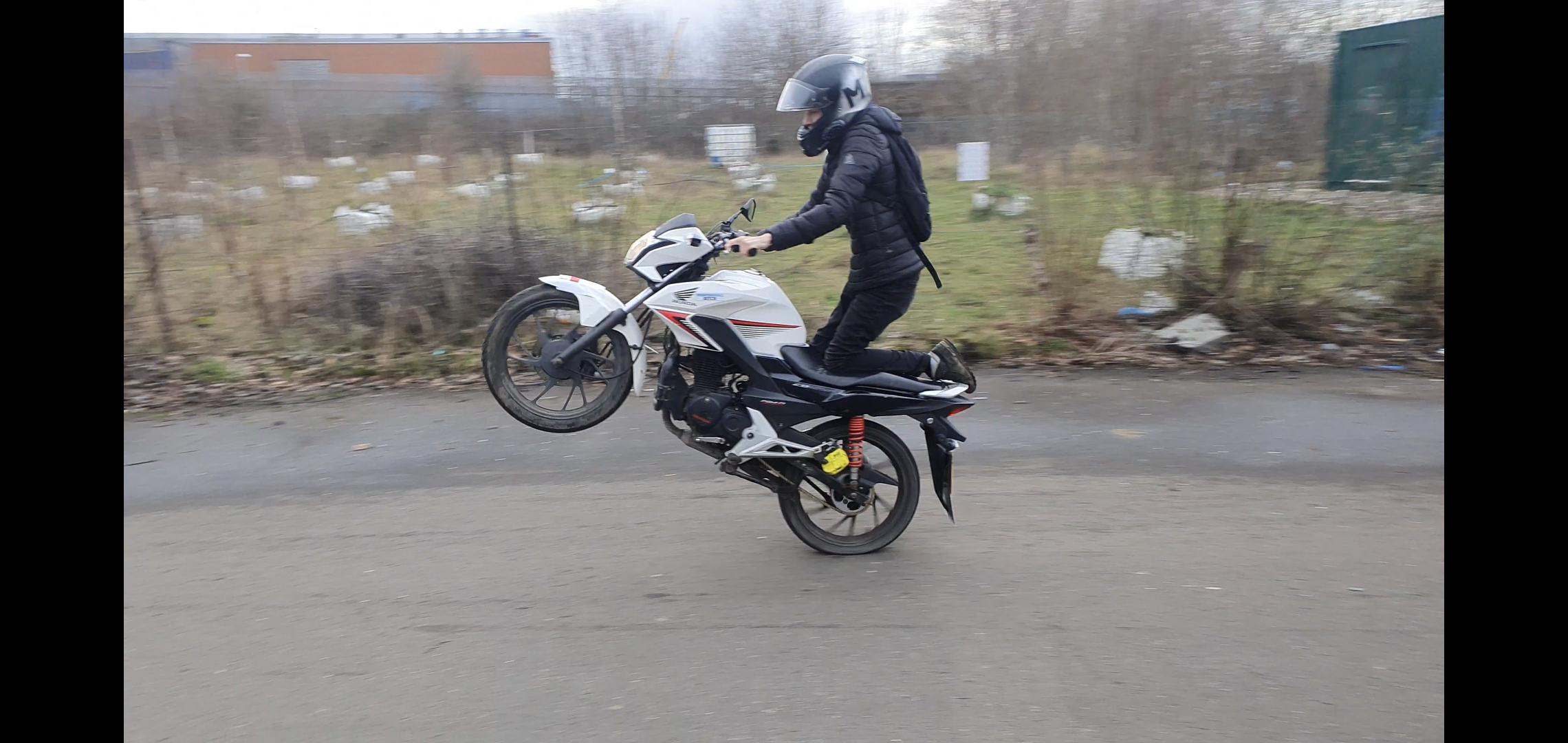 knee knockers on my 125cc 9hp land yacht r/CalamariRaceTeam