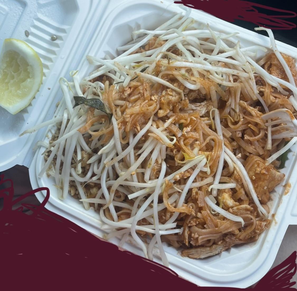 How many calories for this pad thai? Includes chicken and tofu r