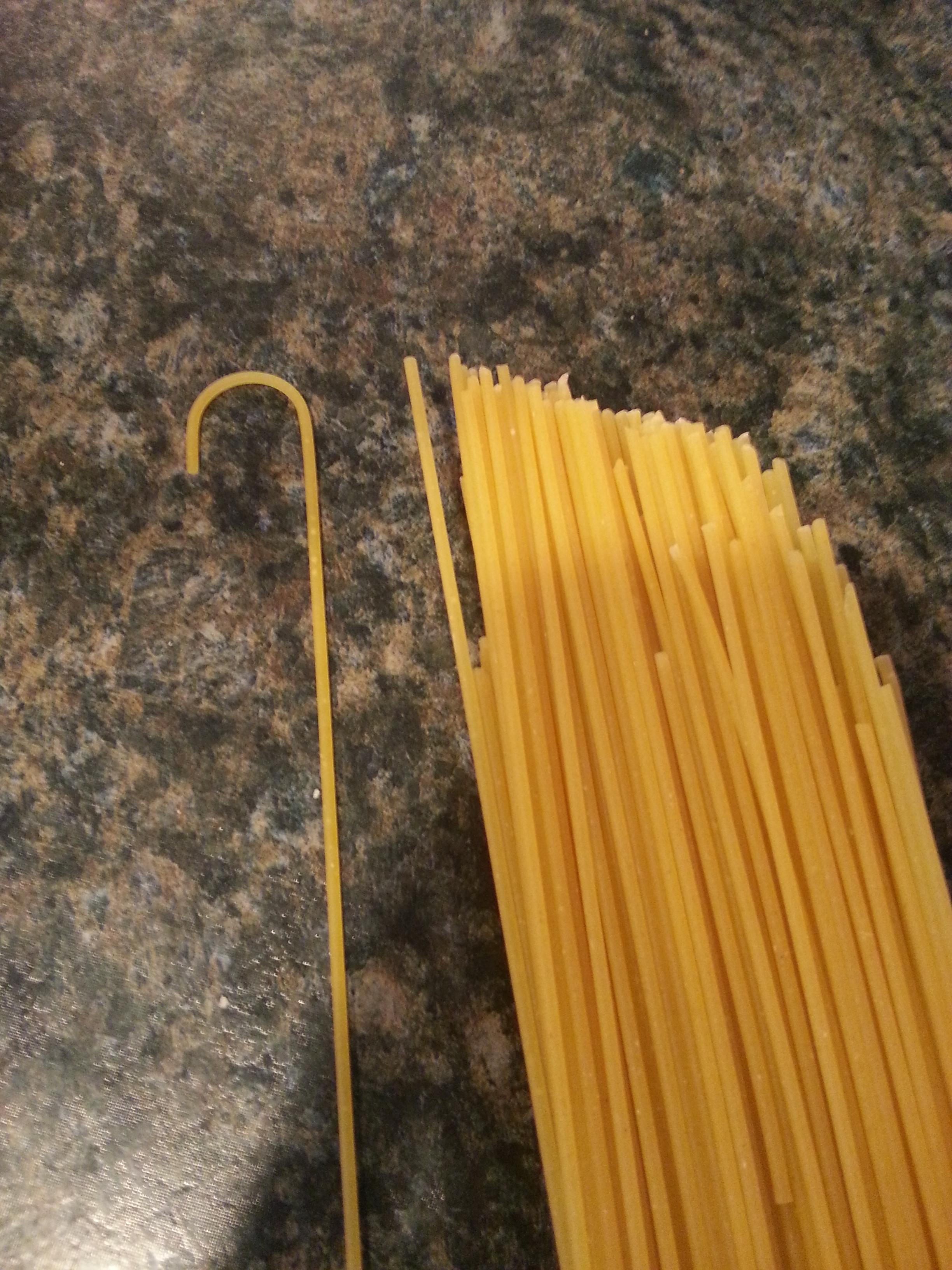 This Spaghetti Looks Like A Candy Cane r/mildlyinteresting