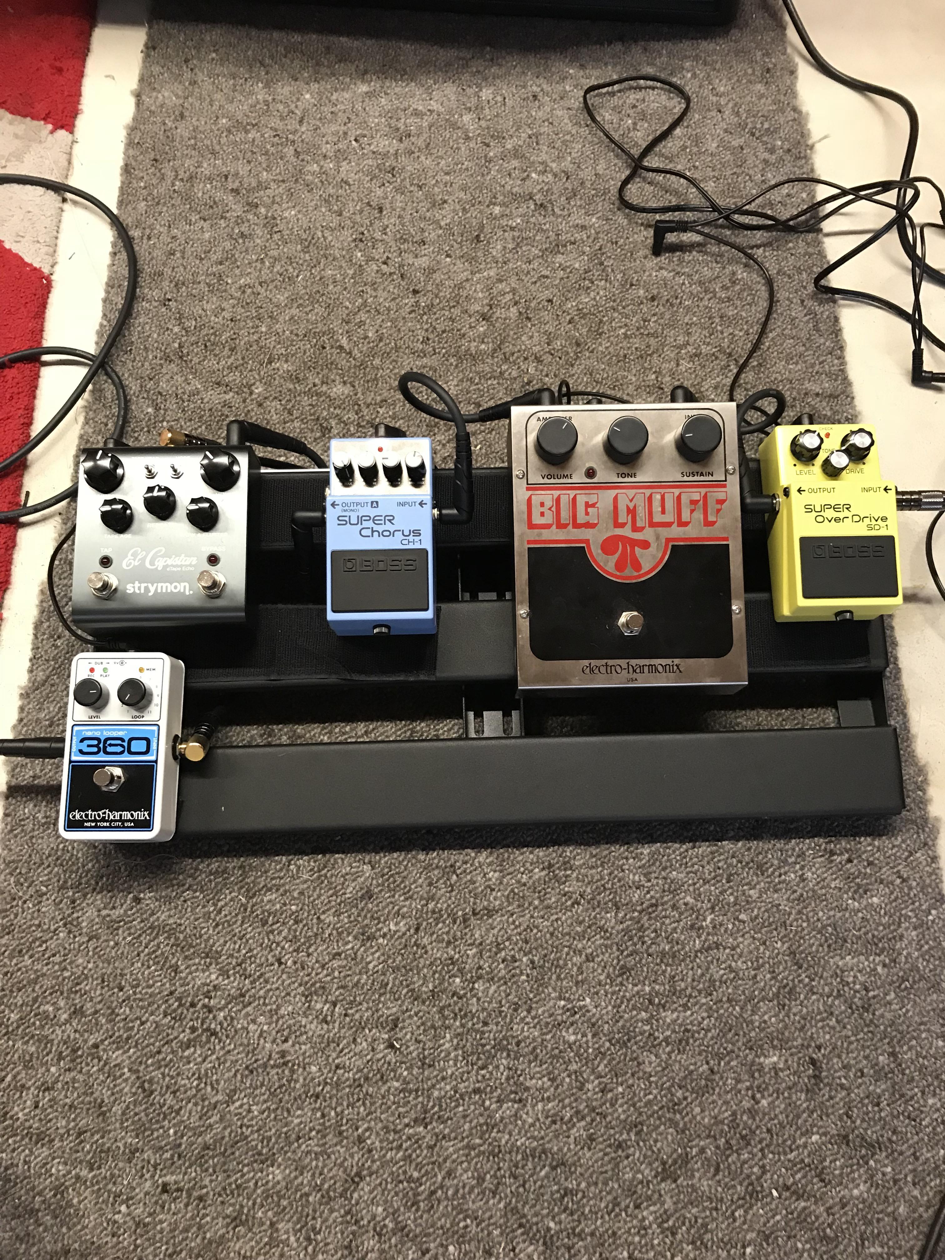 My first pedalboard trying to figure out how to set it up 😂 r/guitarpedals