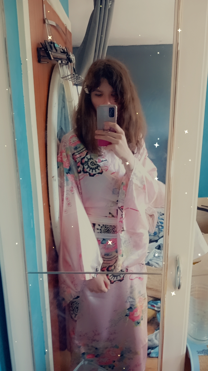 A femboy wearing their new kimono (its me in the pic) : FemboyFashion