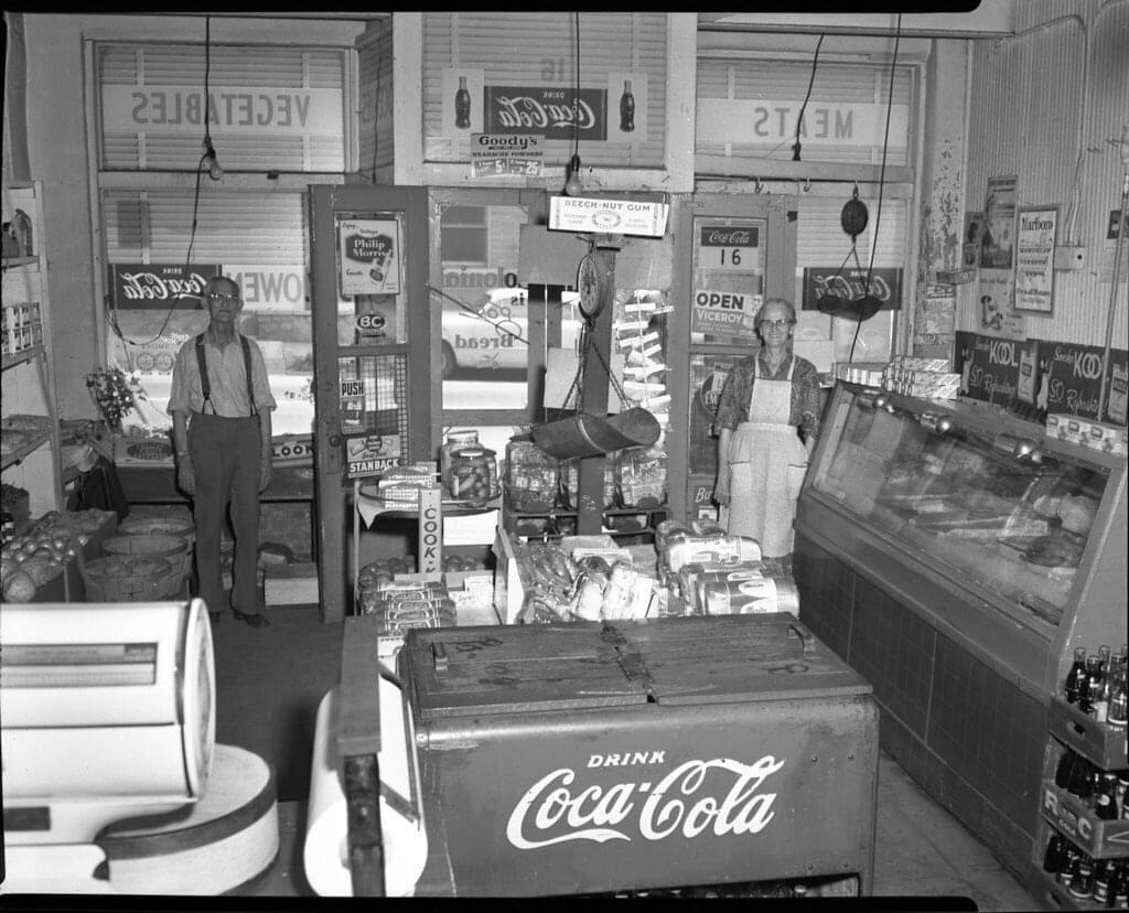 Mom and Pop grocery store at 16 Avenue in Atlanta, GA (1960