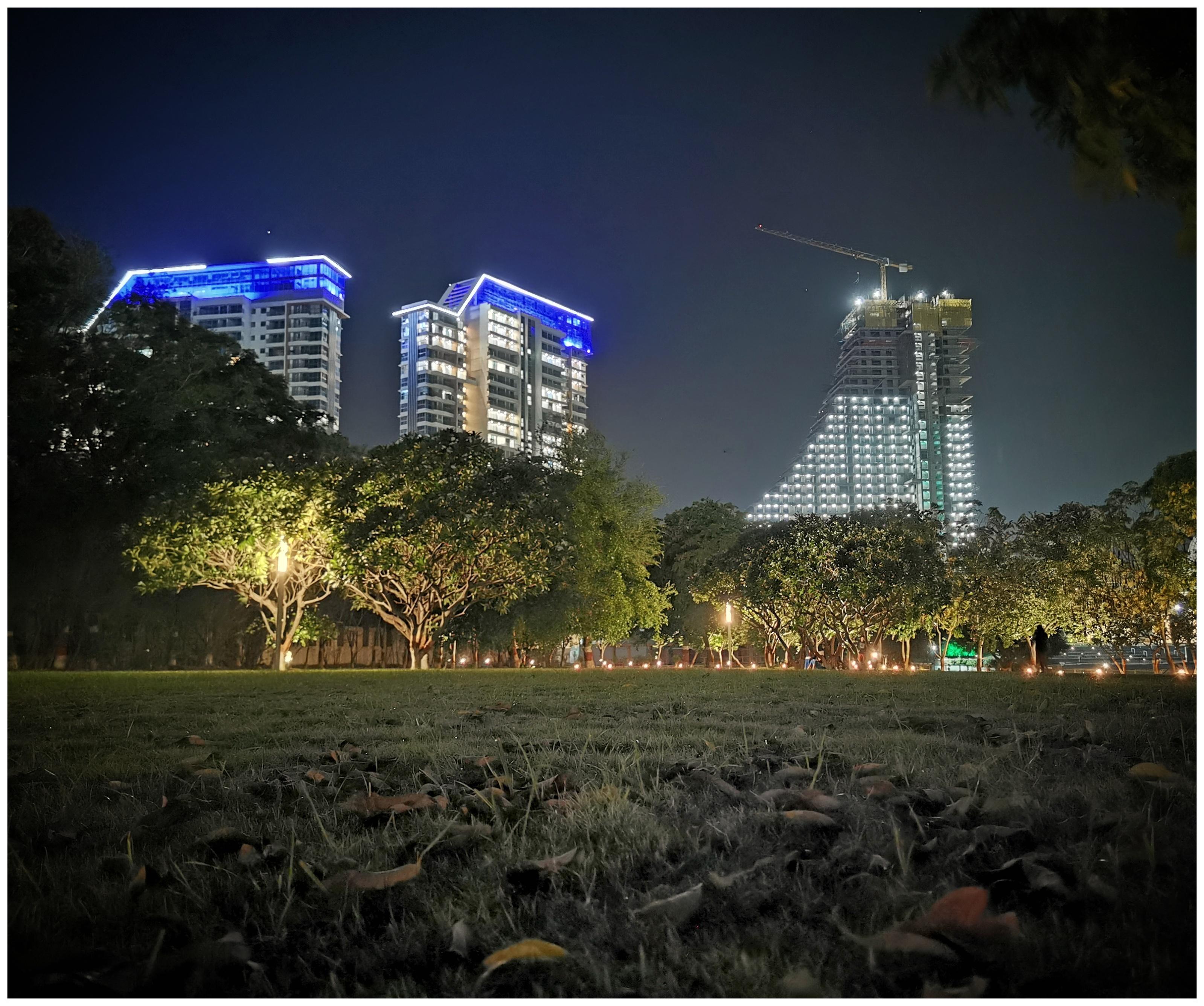 Amanora Park Town Garden r/pune