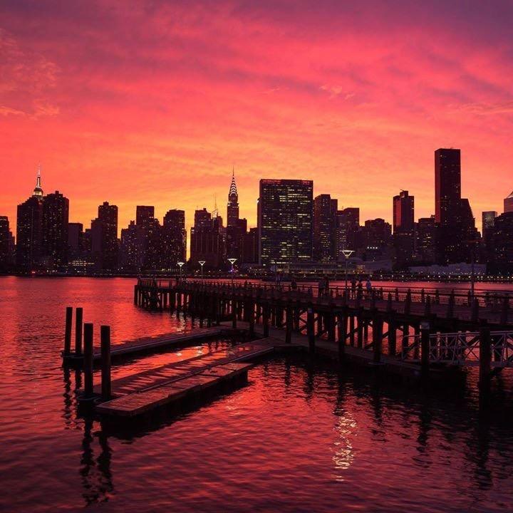 Sunset in Long Island City, New York r/pics