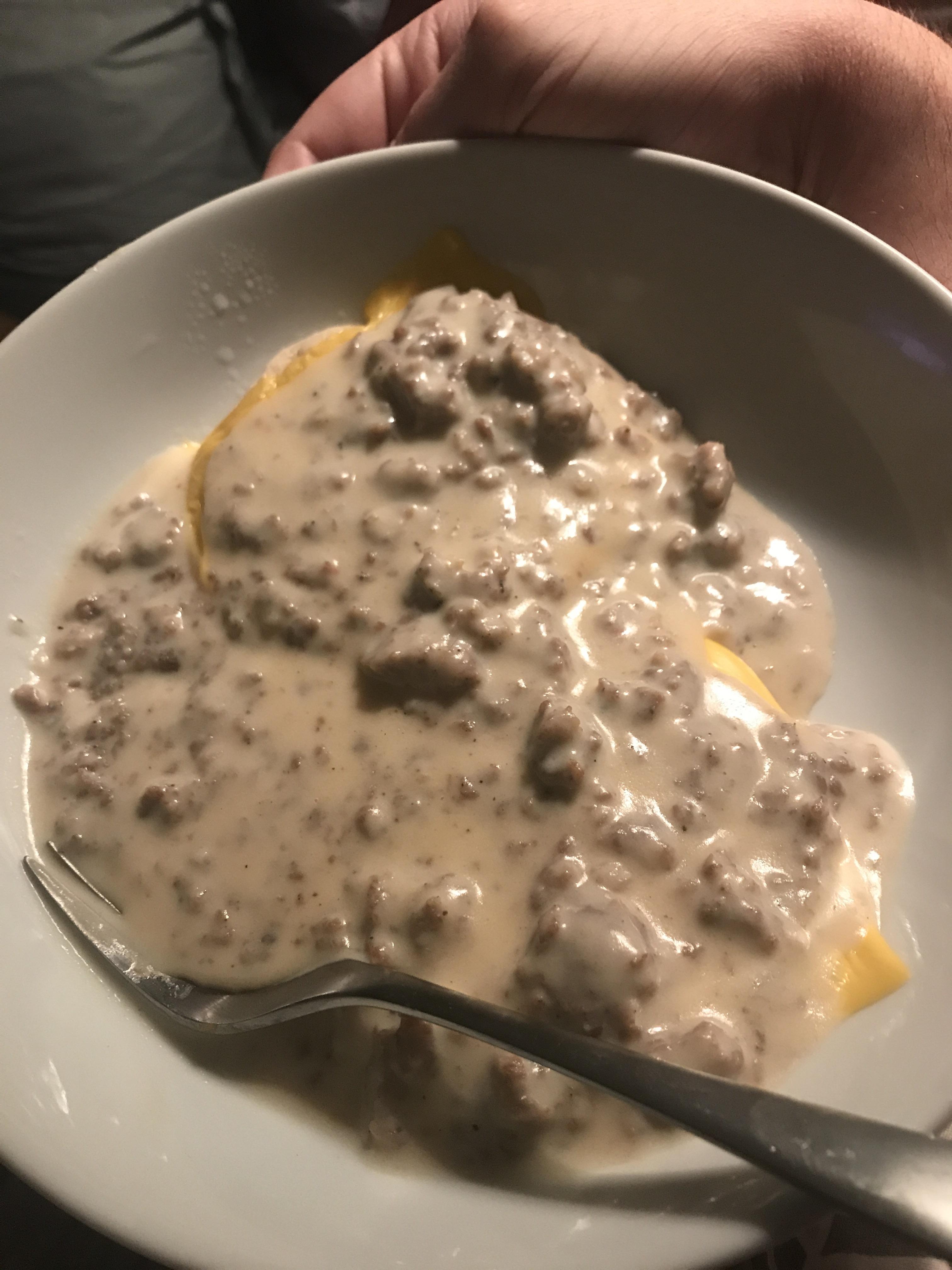 English muffins with Kraft singles and sausage gravy r/shittyfoodporn