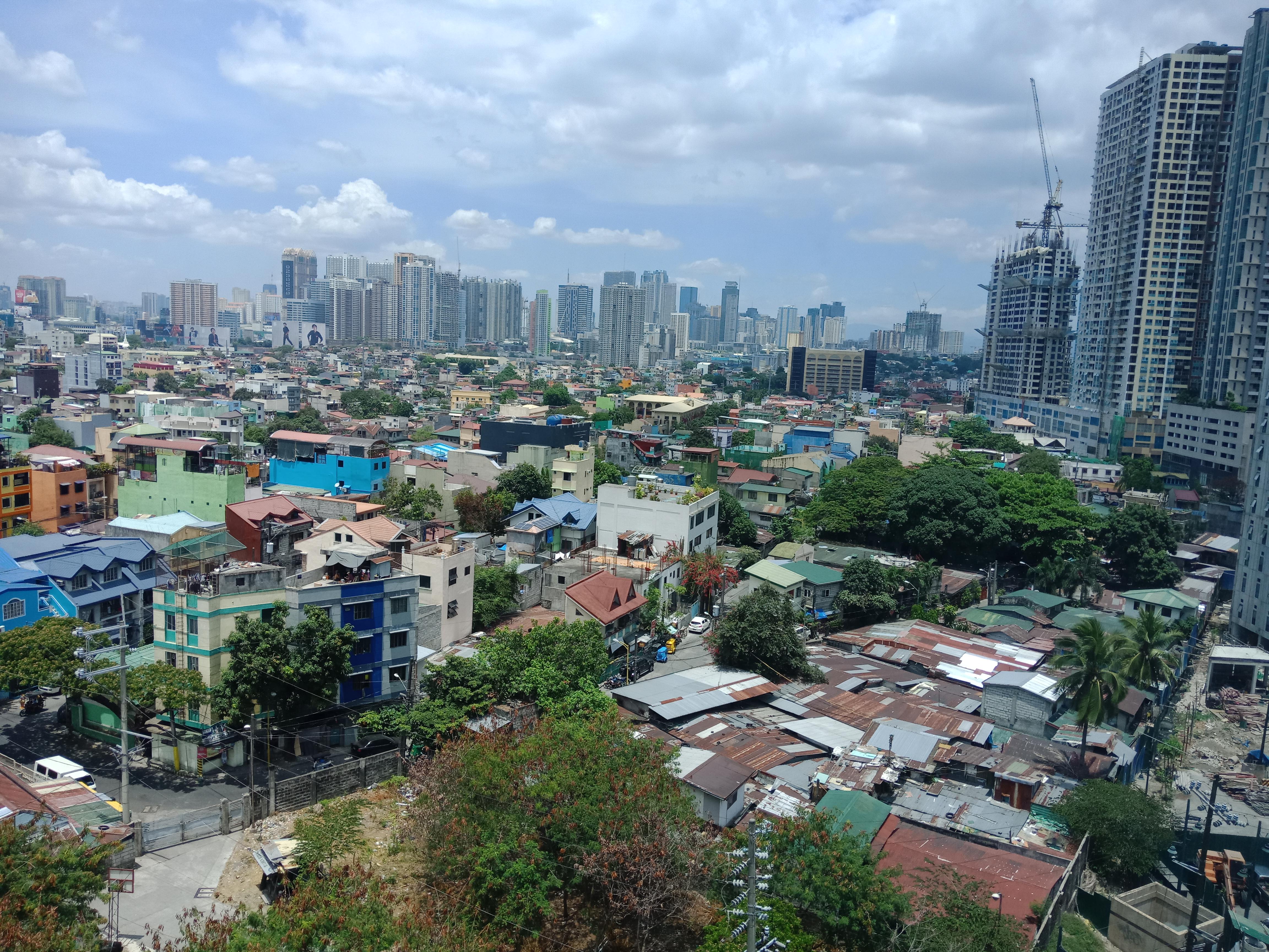 The social classes of Manila in one frame. r/Philippines