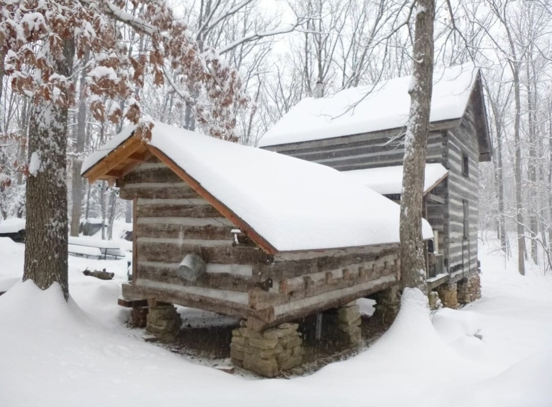Cosy cabin in snowed over Missouri r/CabinPorn