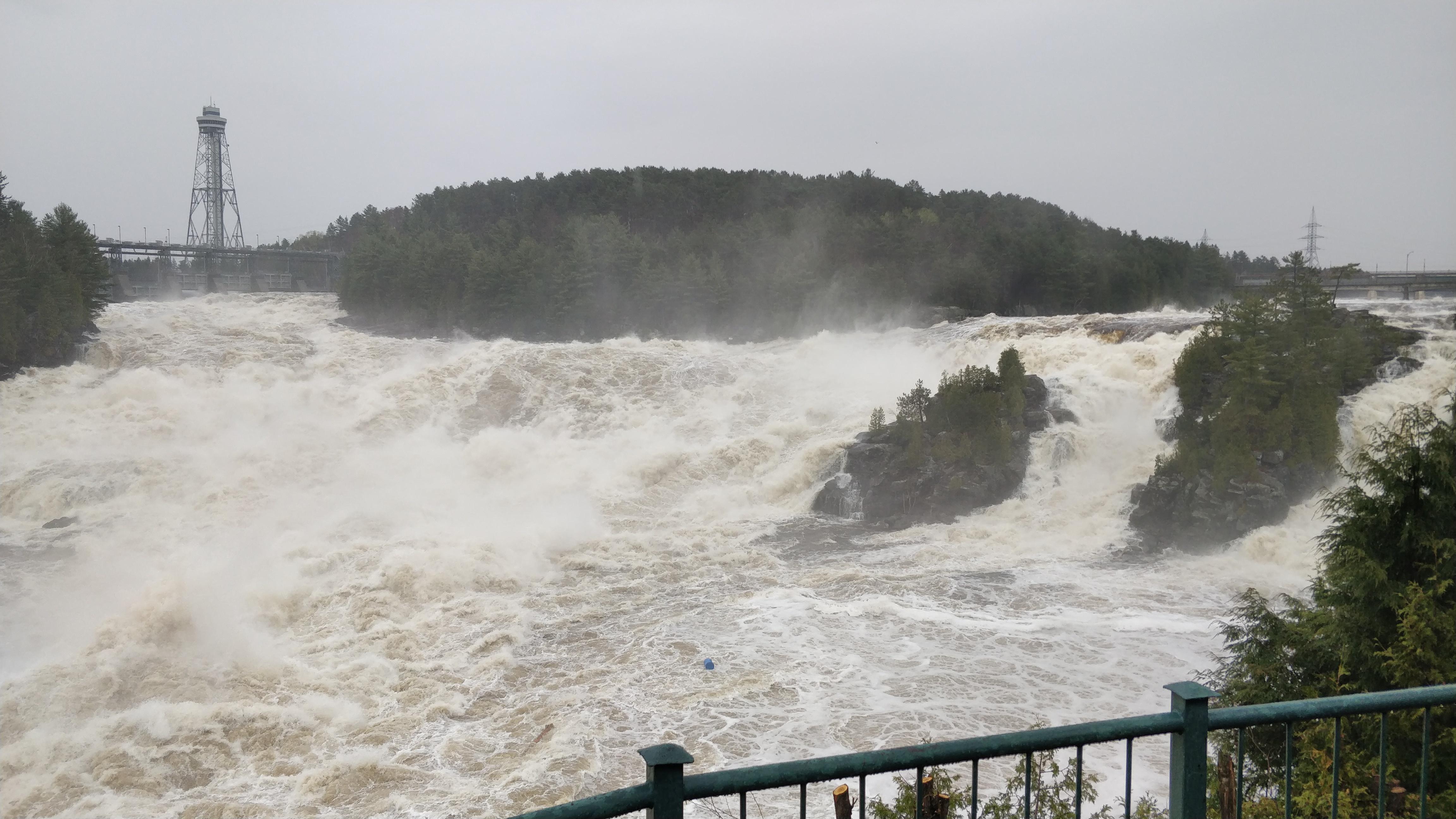 Shawinigan falls (Quebec) this may 10th r/canada