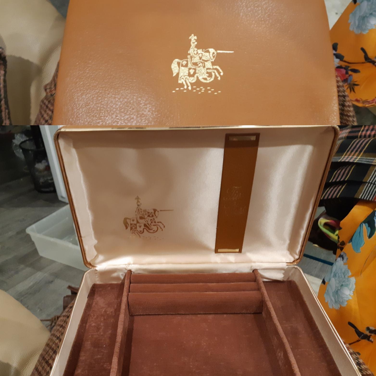 Found a vintage mens jewelry box today for 4. The brand is Hickok they