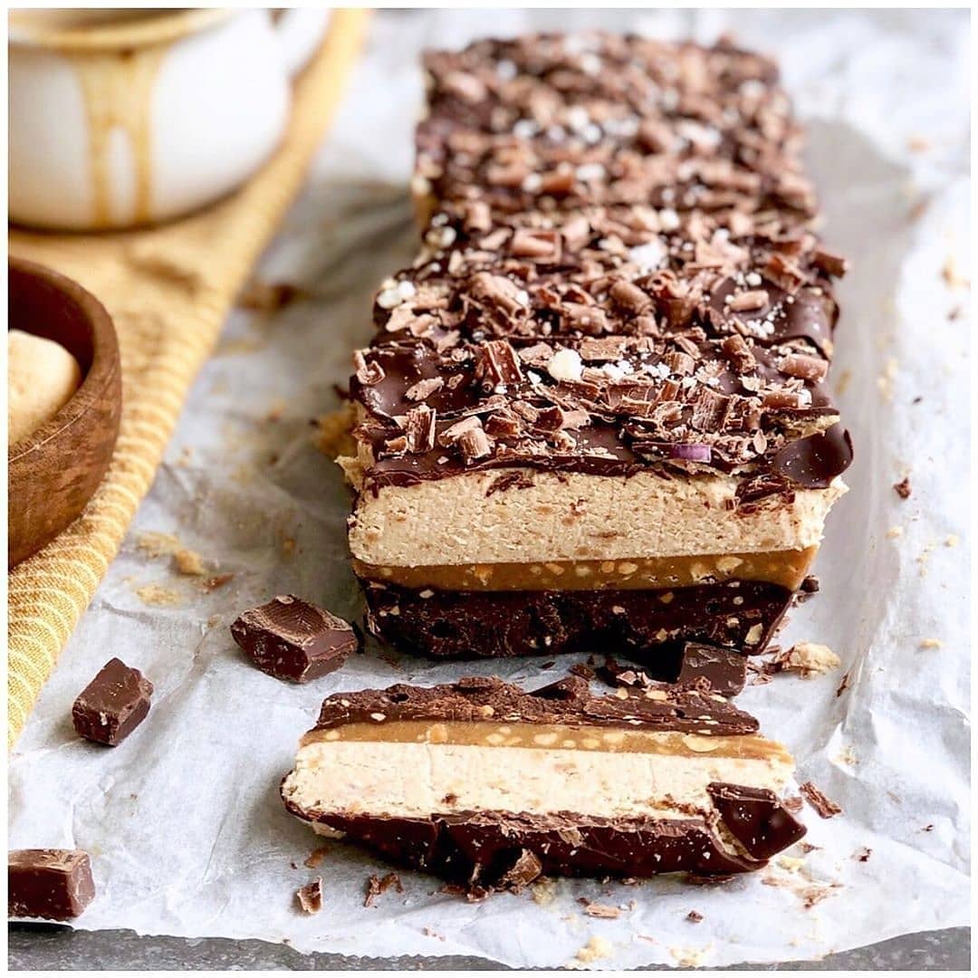 Keto Chocolate Fudge Peanut Butter Caramel Cheesecake Bars r/DessertPorn