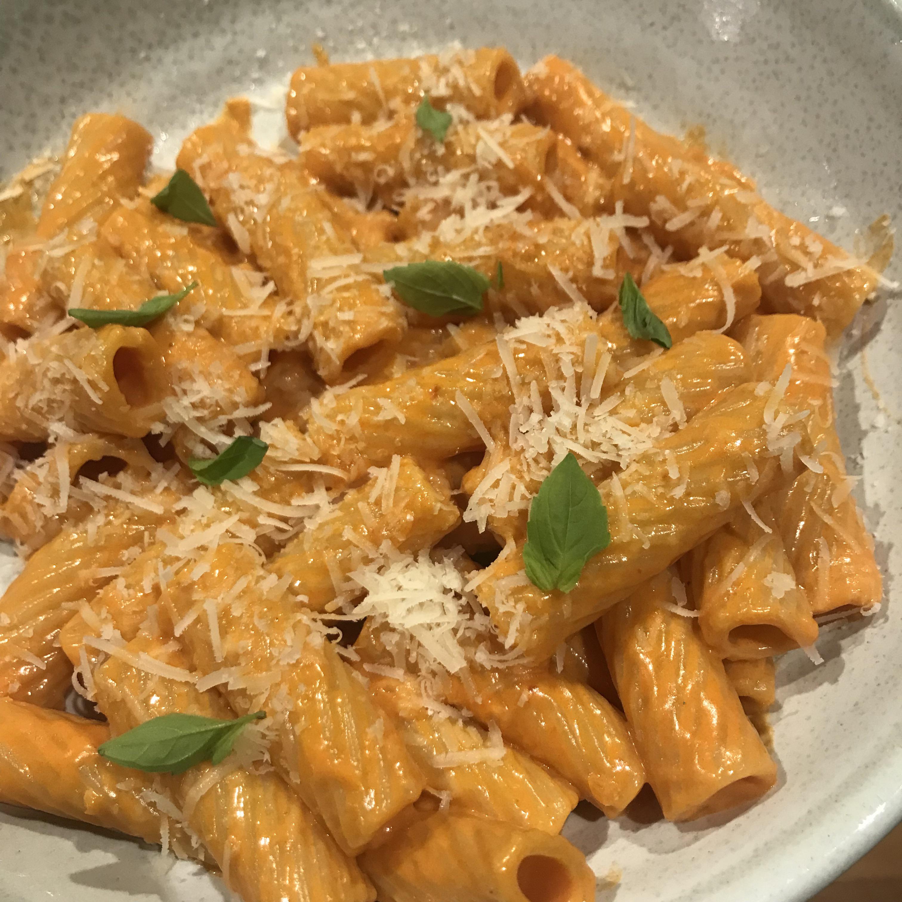 [homemade] creamy tomato pasta r/food