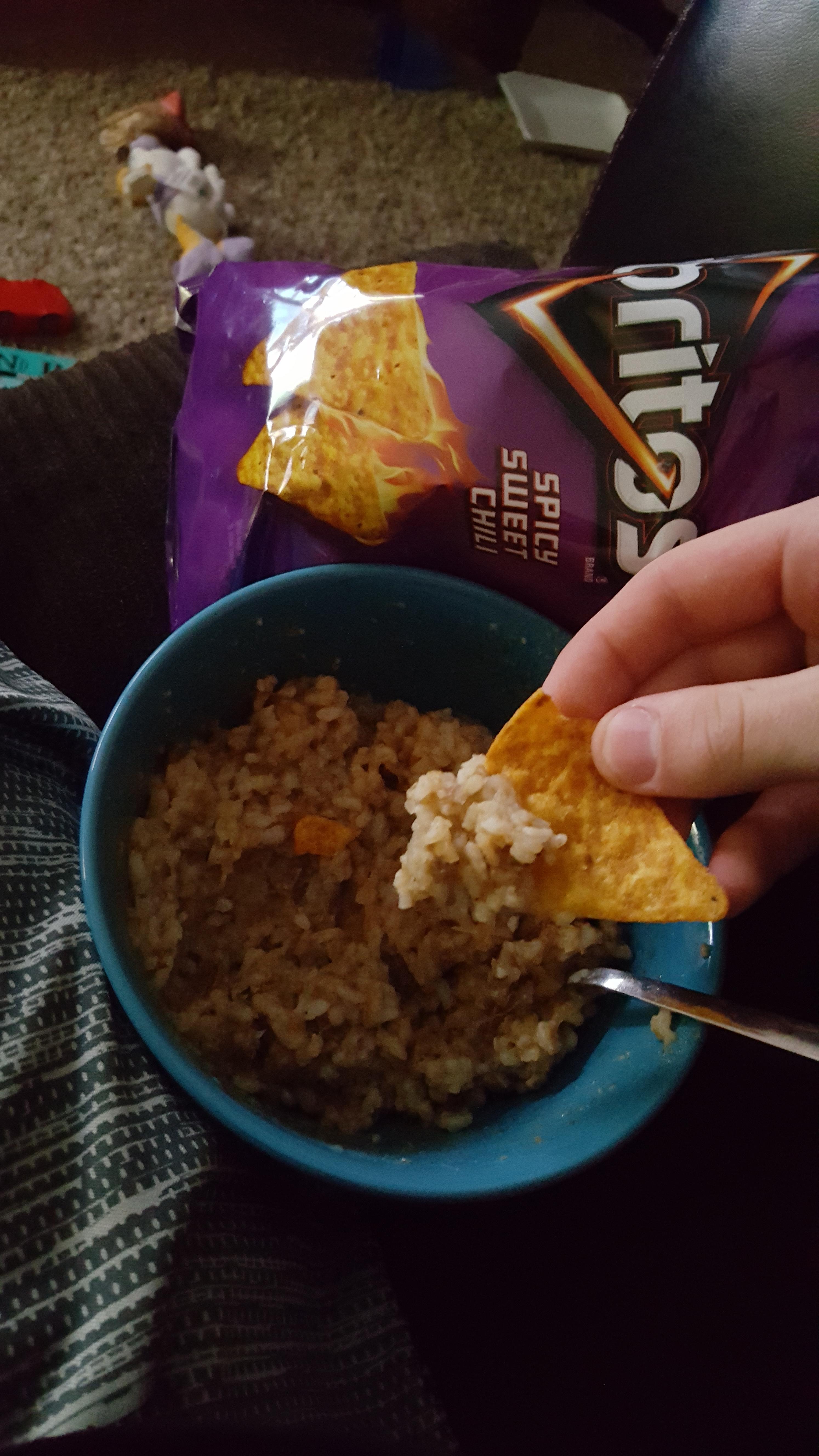 Sweet Chili doritos dipped in fresh mujadara 🤘 r/highvegans