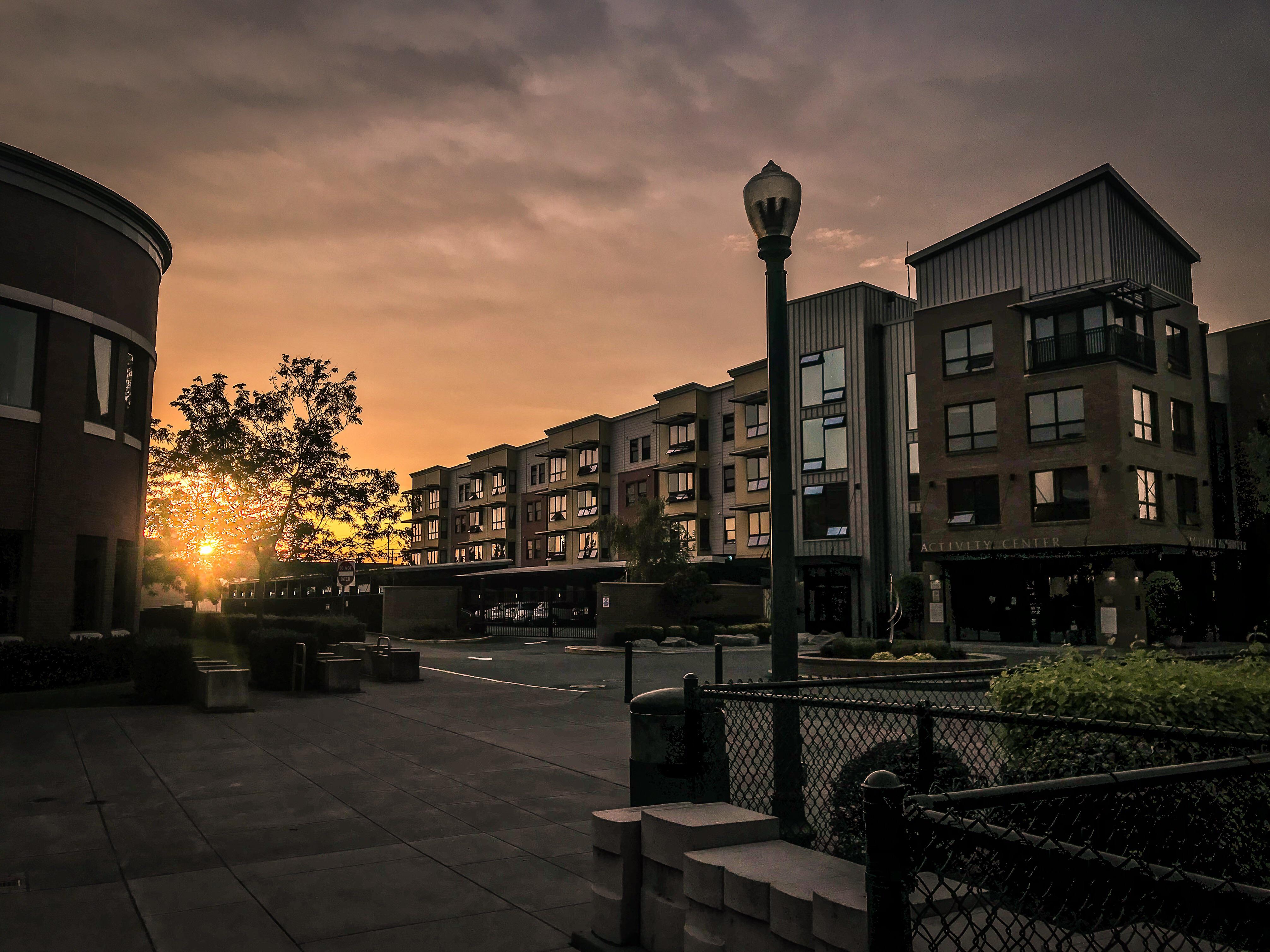 Golden Hour, downtown Puyallup. Photo by Jeffrey MB Hibbard r/PuyallupWA