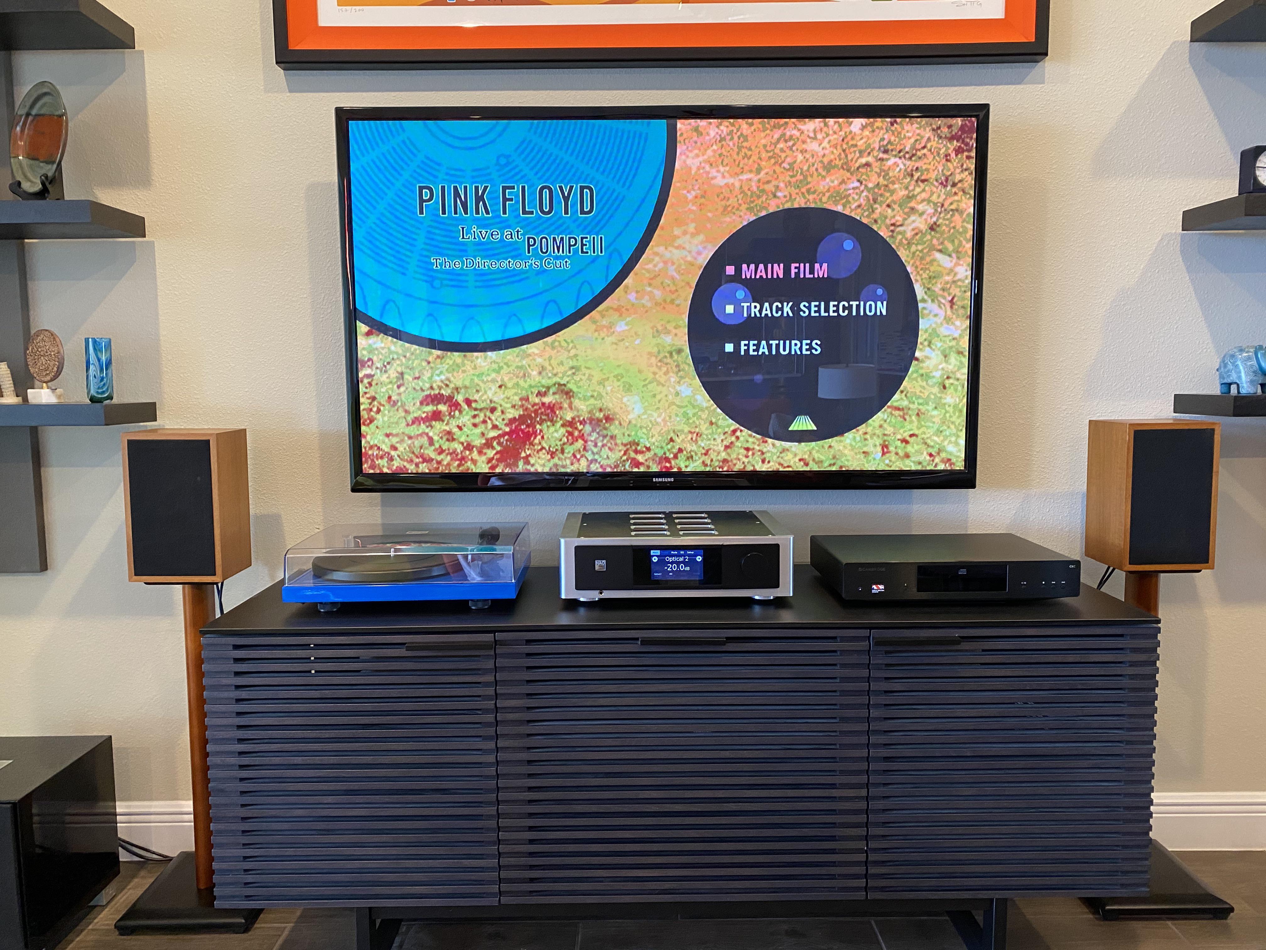 Finally got my living room setup, sounding sweet! r/audiophile