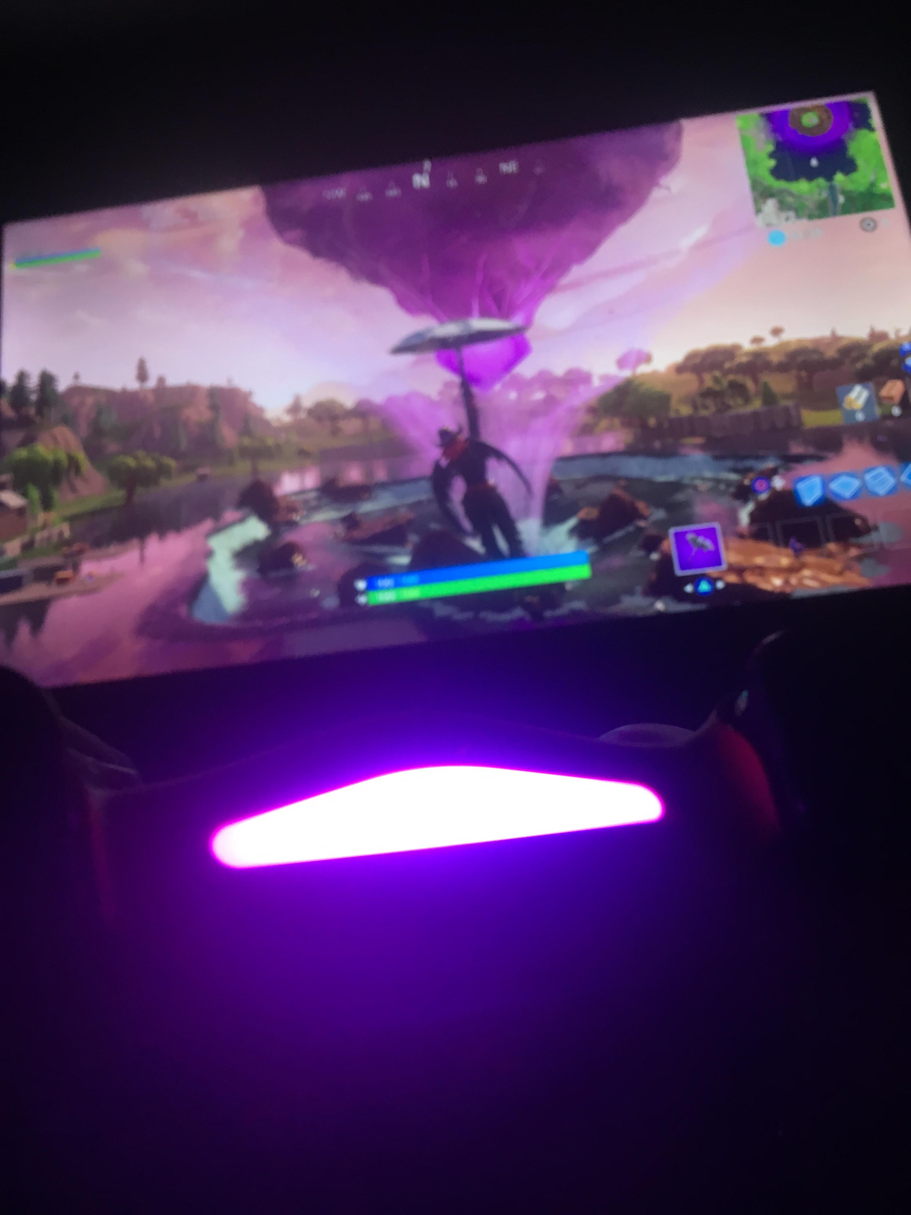 When you get close to the cube on ps4, your remote turns purple. Nice