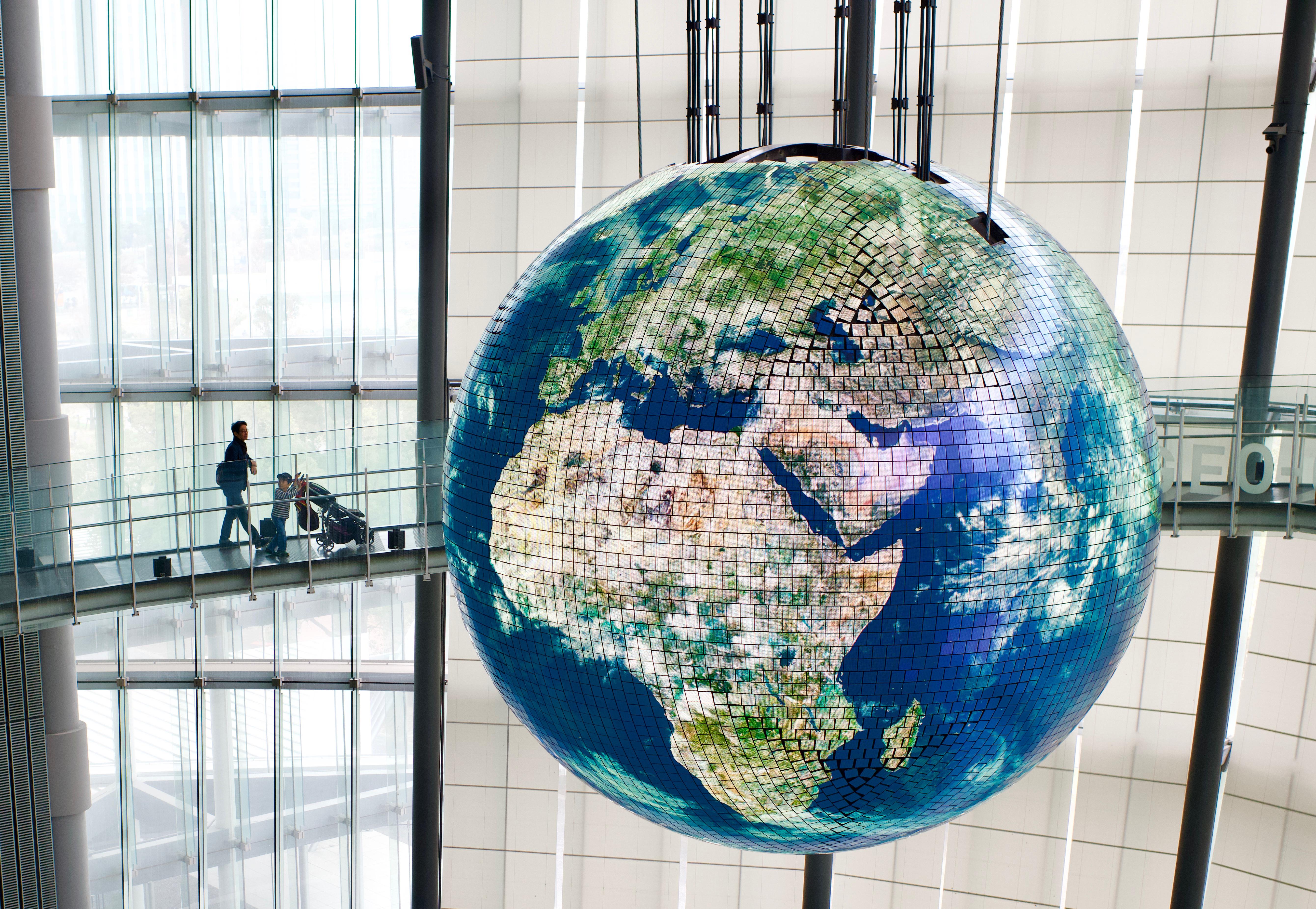 Miraikan Science & Technology Museum, Odaiba, Tokyo r/japanpics