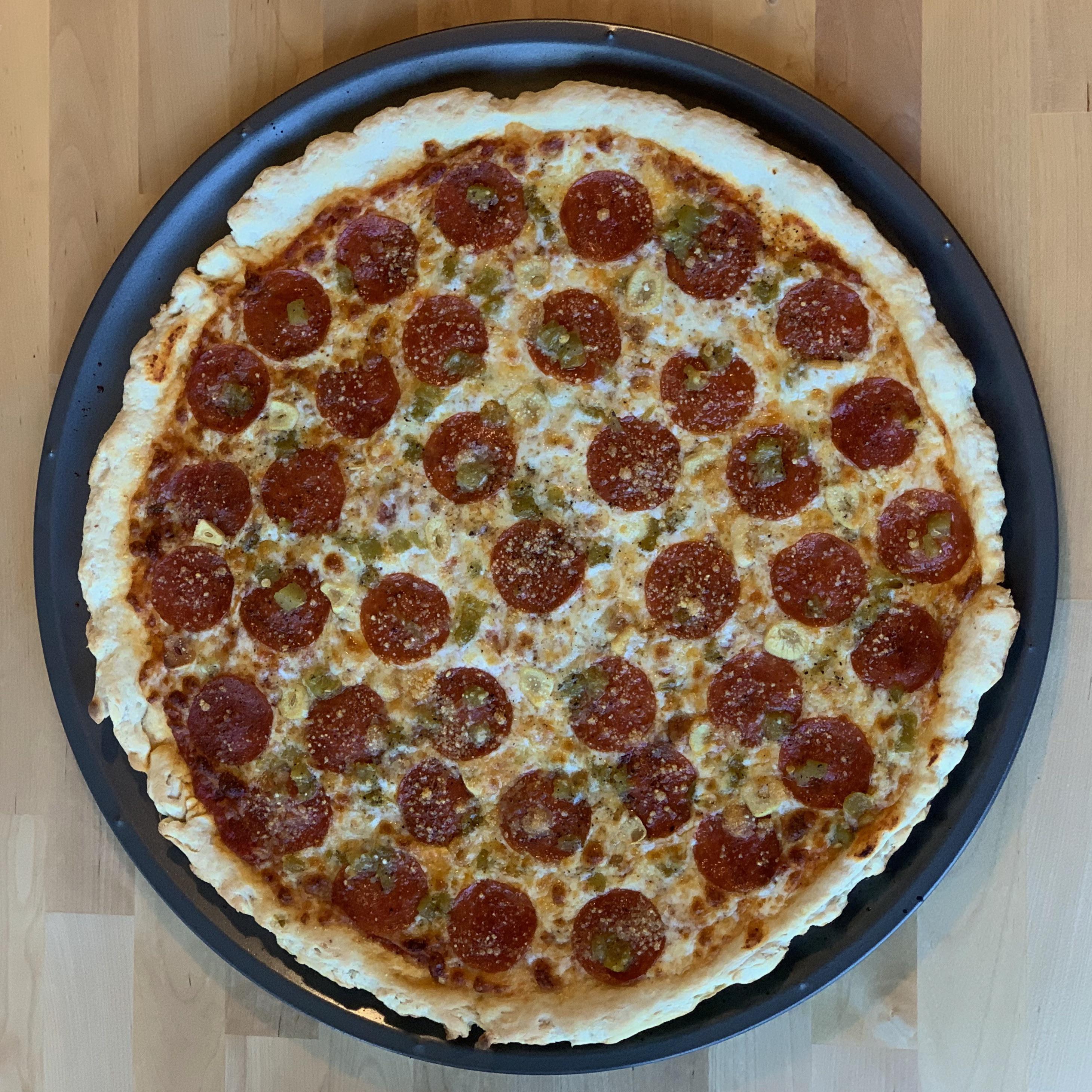 [Homemade] Pepperoni & Green Chili Pizza r/FoodPorn