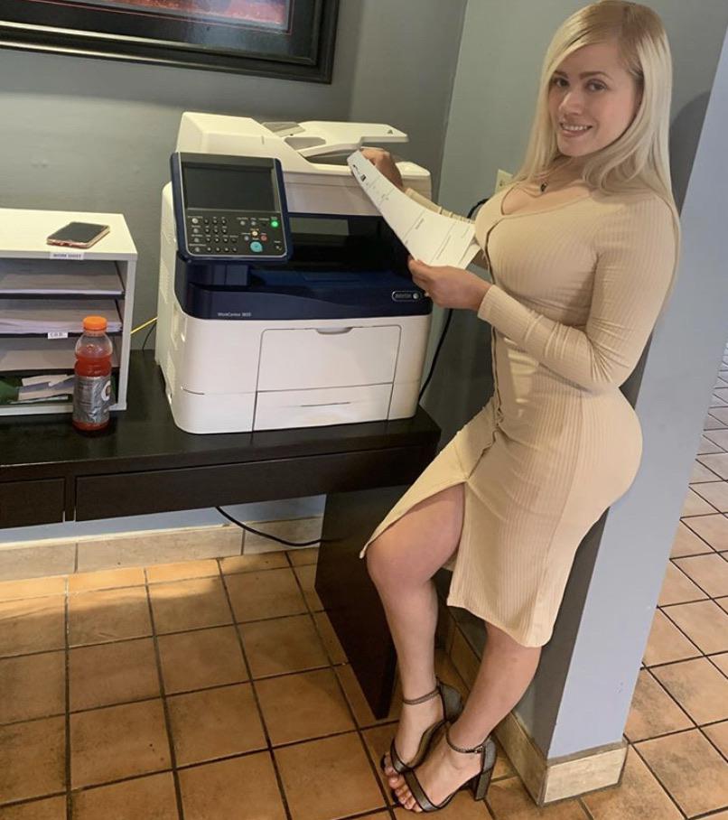 Office attire r/2busty2hide