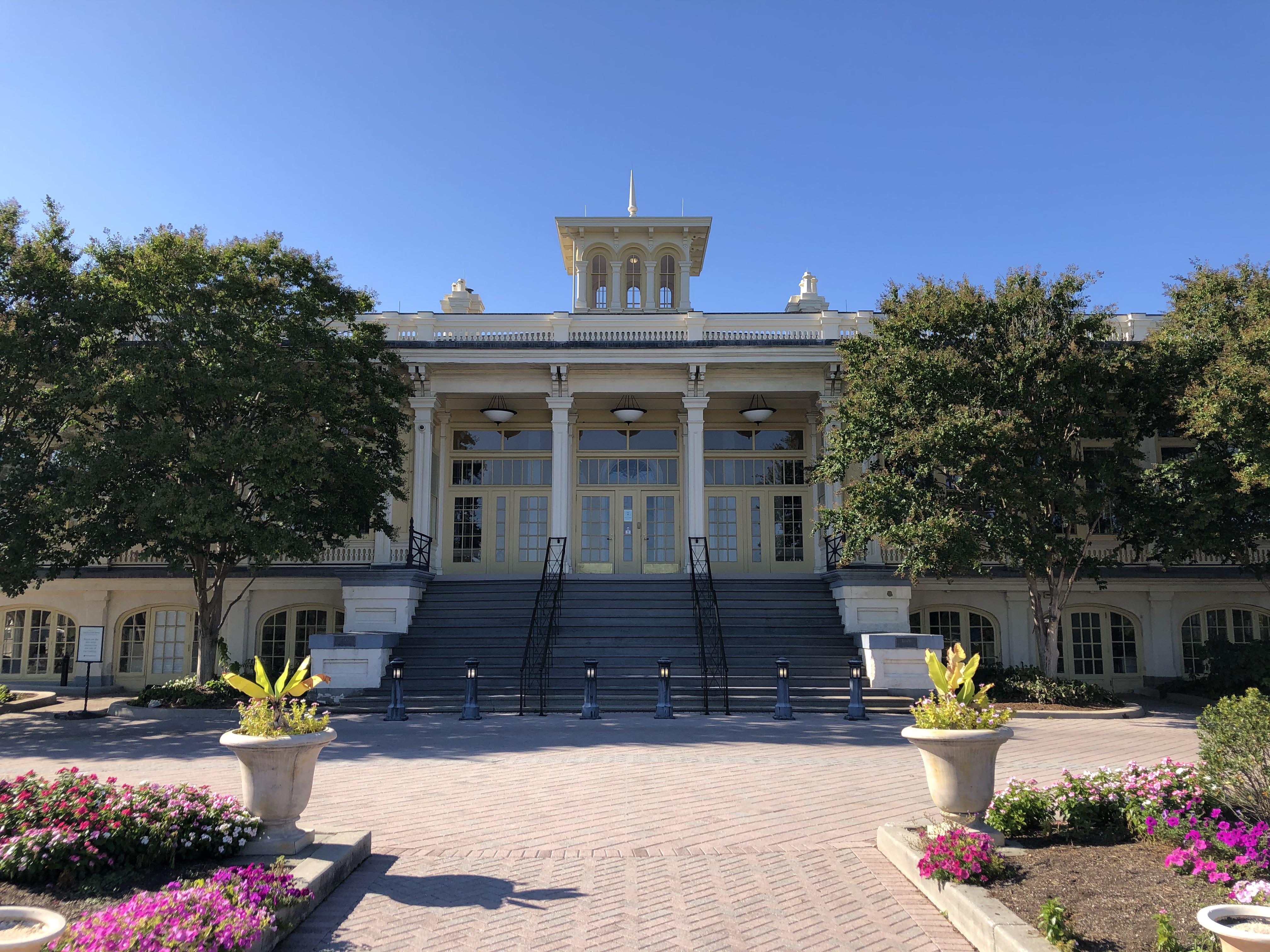 The mansion house, Druid Hill Park. Great day for a ride! r/baltimore