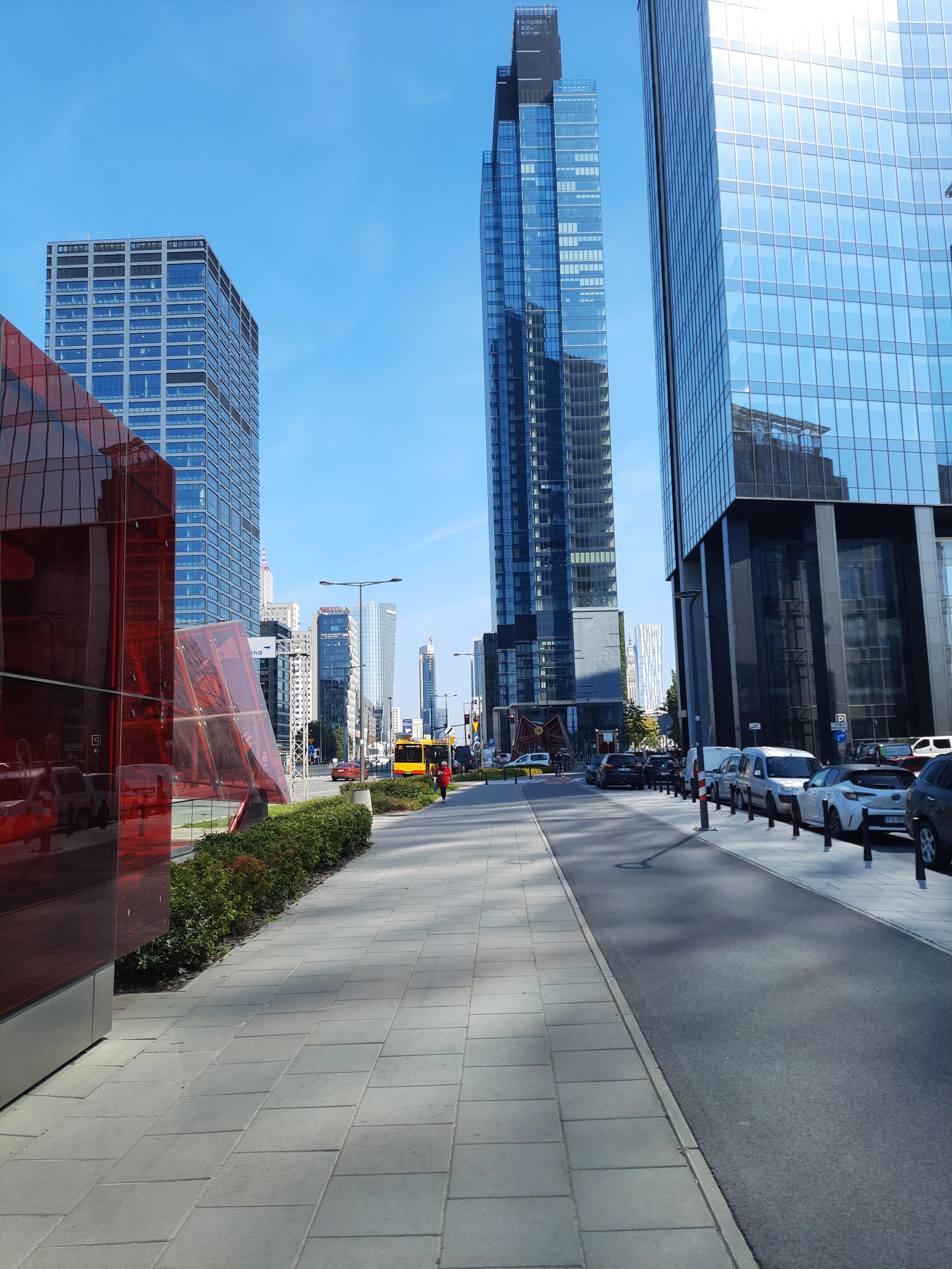 Warm day in Warsaw, Poland r/europe