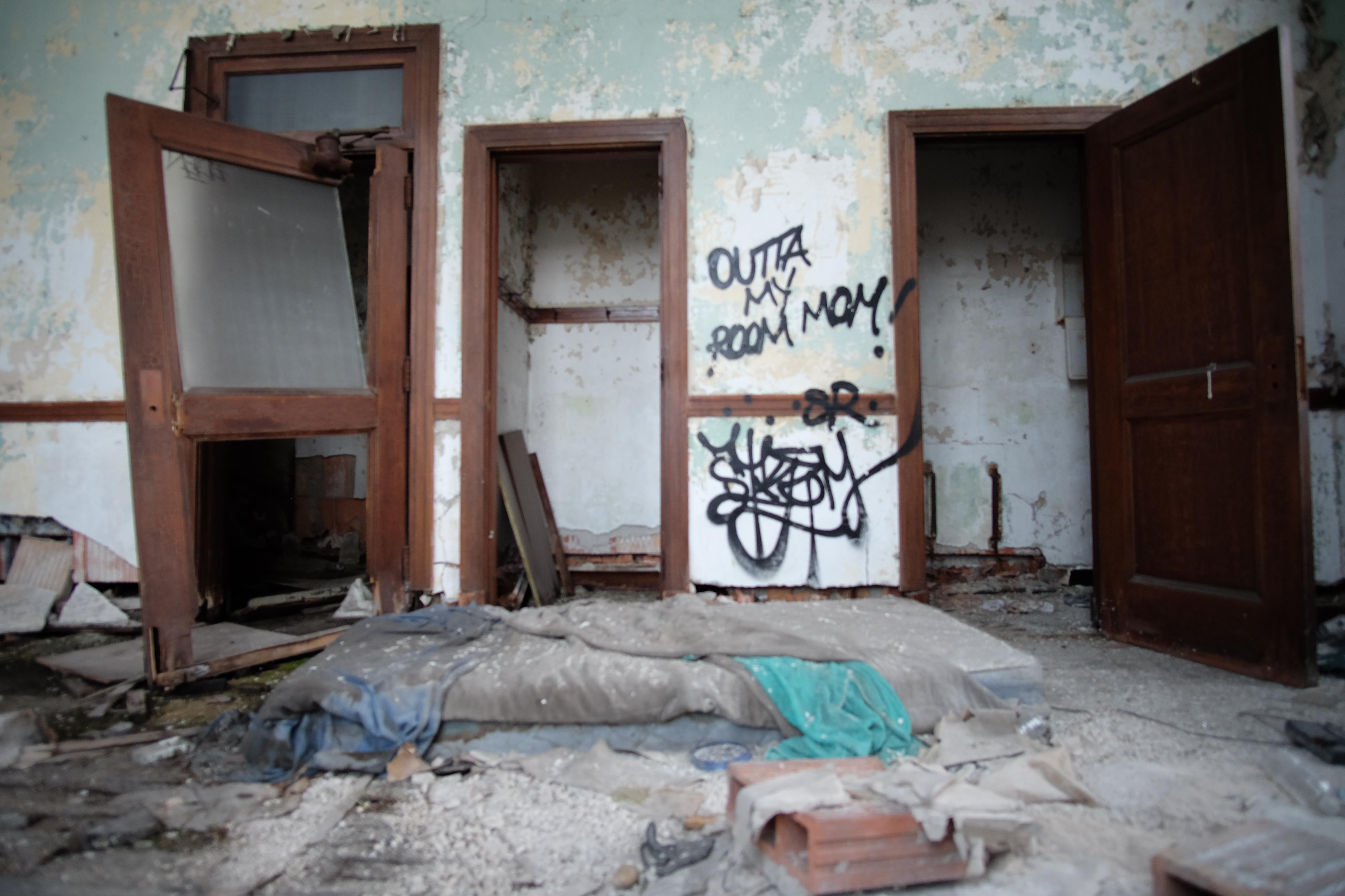 Makeshift bedroom in abandoned post office, Gary Indiana (OC) [4896 ×