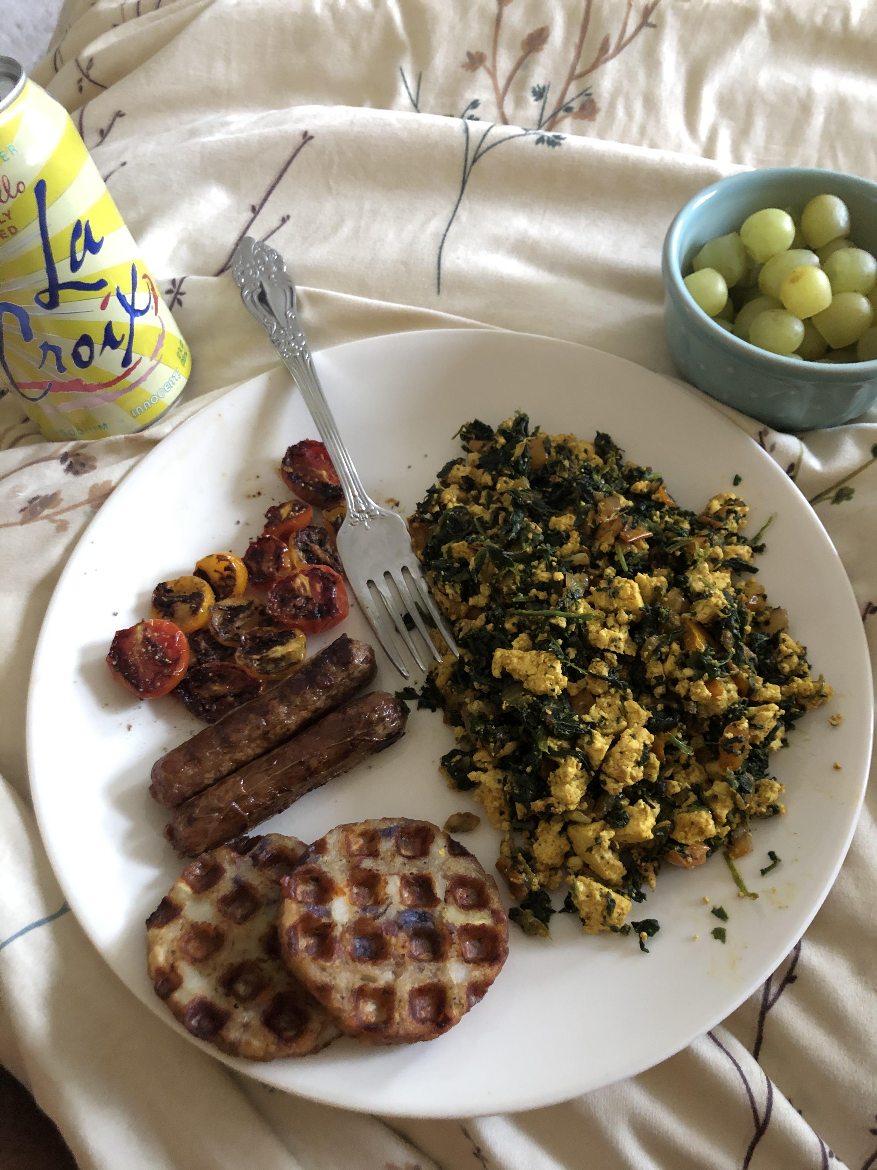 475 calorie breakfast but made vegan. Tofu scramble, hashbrowns, vegan