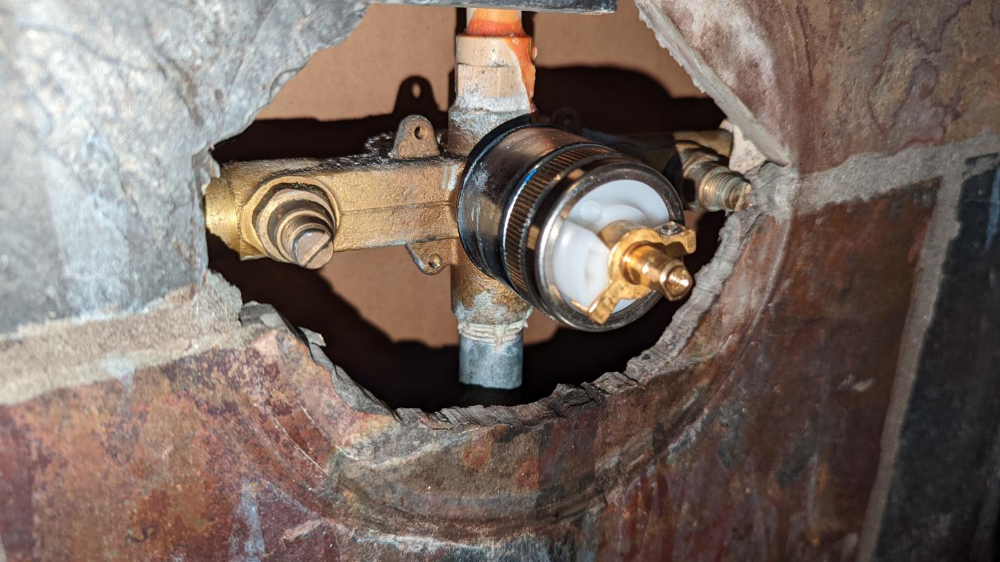 1 best u/papersunrays images on Pholder HELP ME 😭 my shower would not