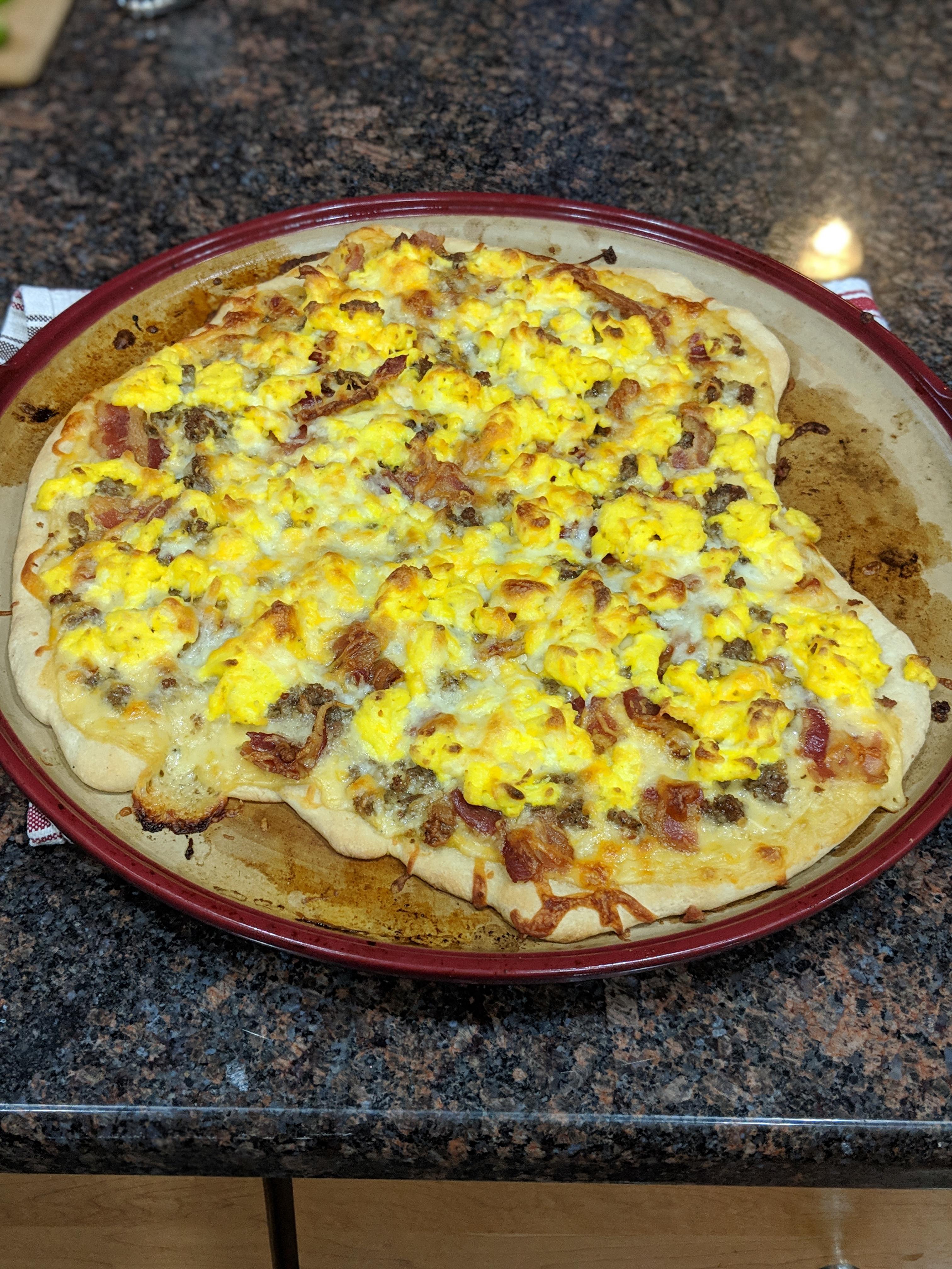 [Homemade] A lopsided beauty of a breakfast pizza! r/food